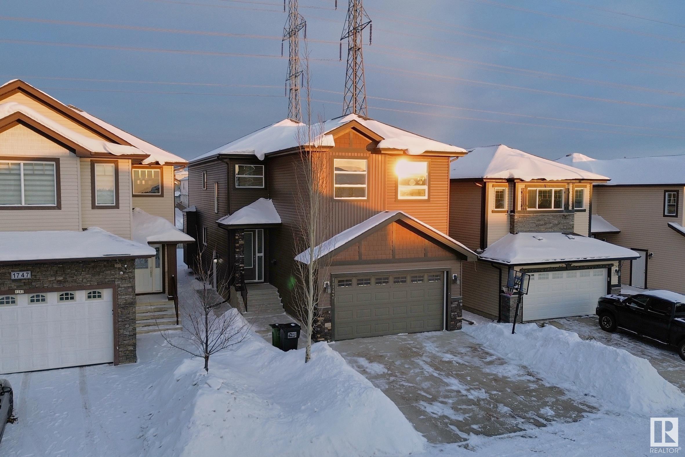      1743 28 ST NW , Edmonton,  ,T6T 0C1 ;  Listing Number: MLS E4420815