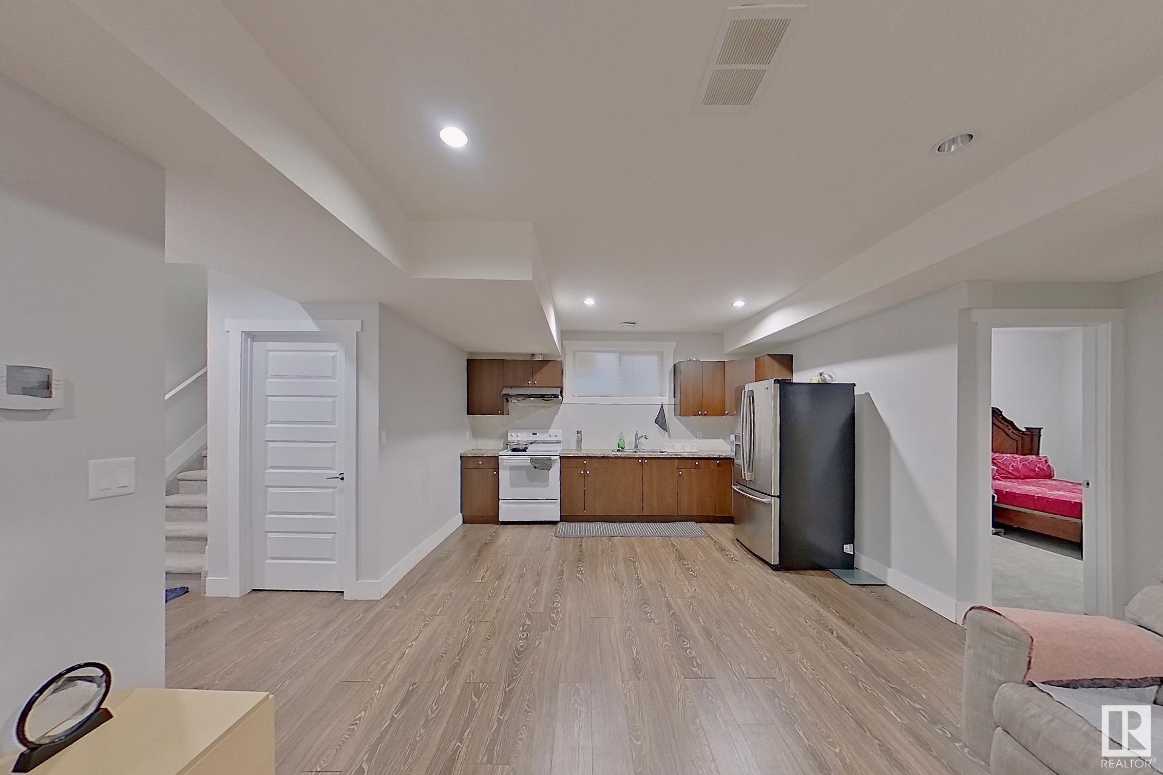      1743 28 ST NW , Edmonton,  ,T6T 0C1 ;  Listing Number: MLS E4420815
