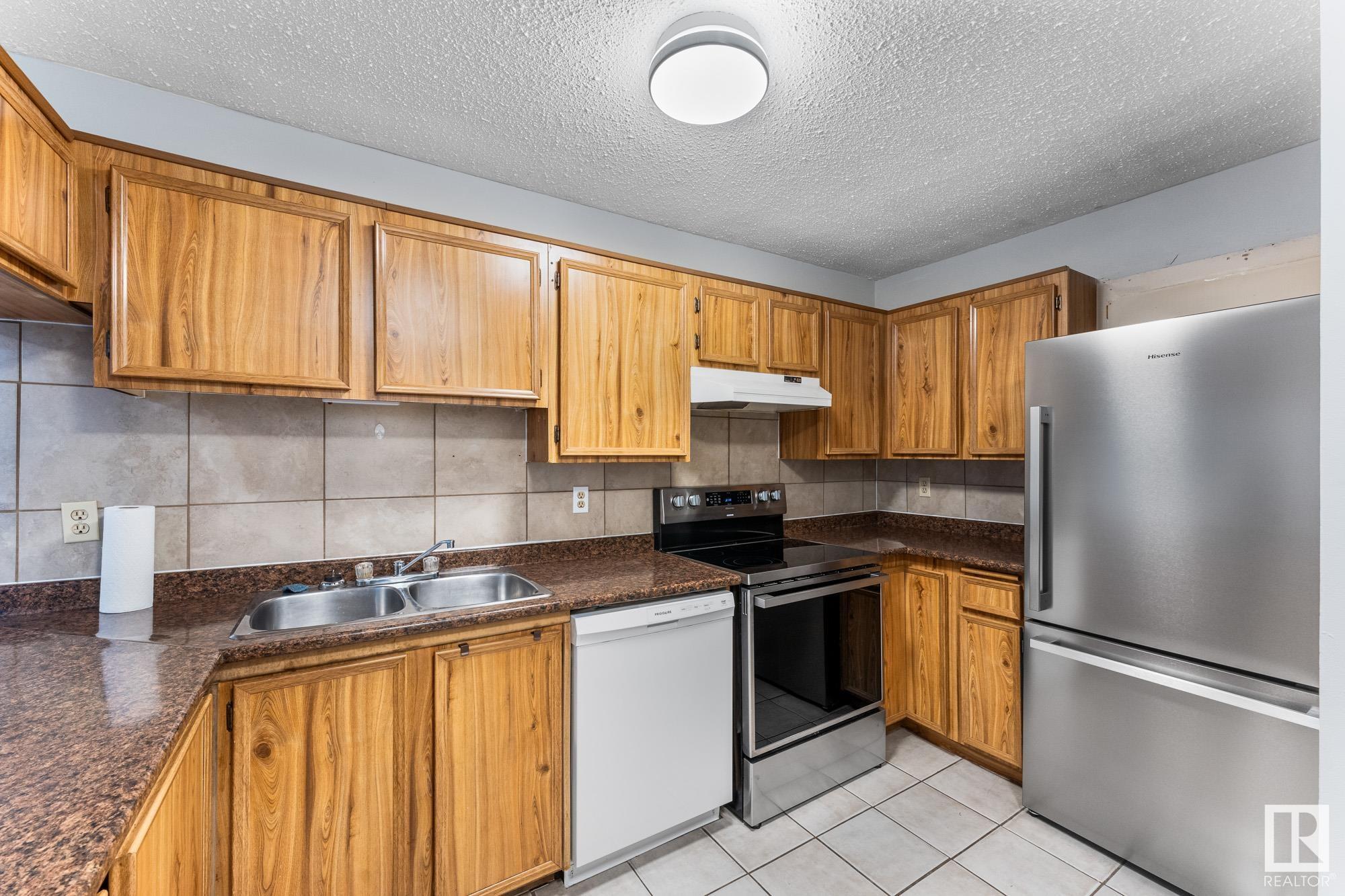      #108 12404 161 AV NW , Edmonton,  ,T5X 4W6 ;  Listing Number: MLS E4420828