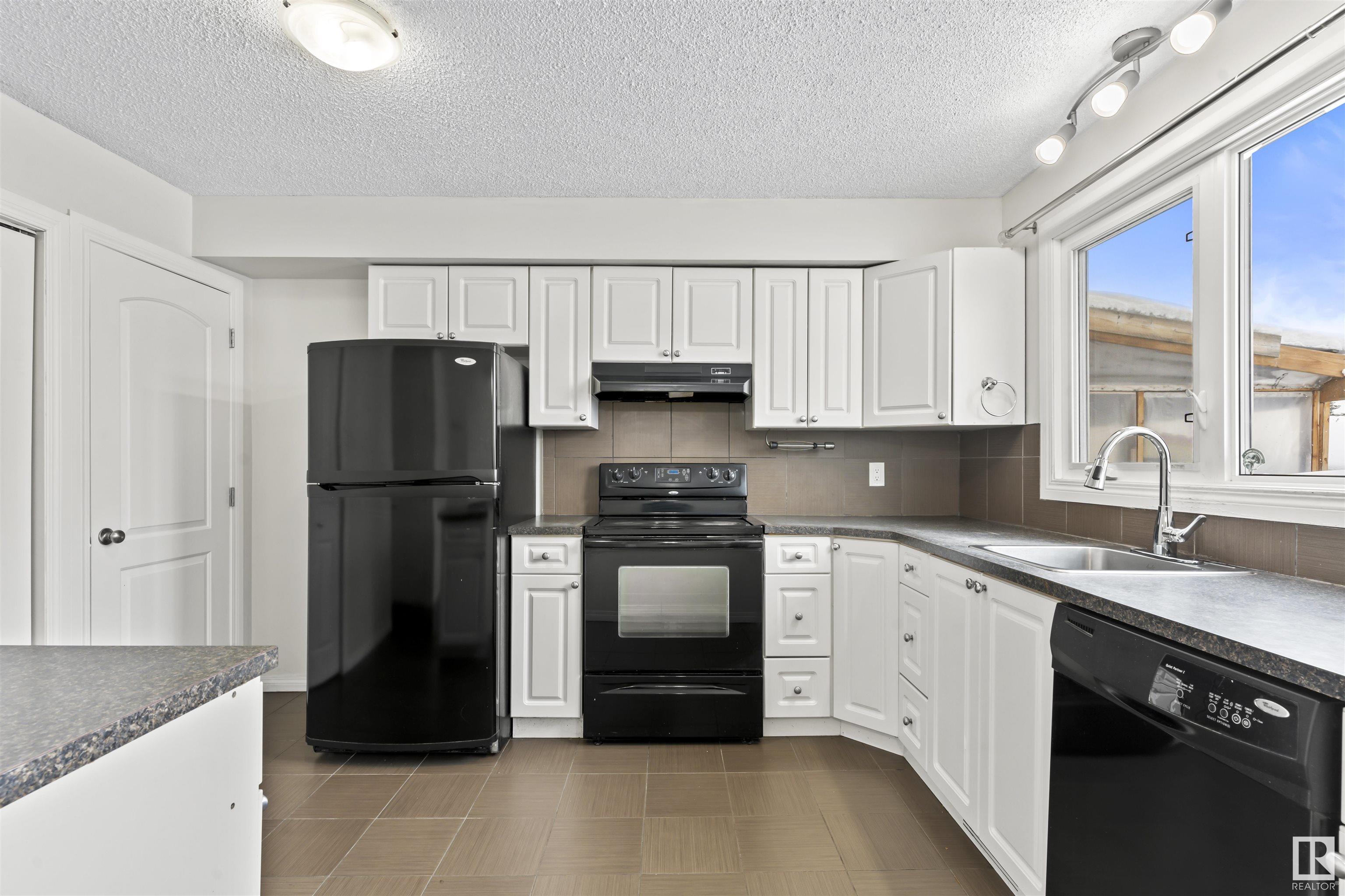      1431 54 ST NW , Edmonton,  ,T6L 3K5 ;  Listing Number: MLS E4420838