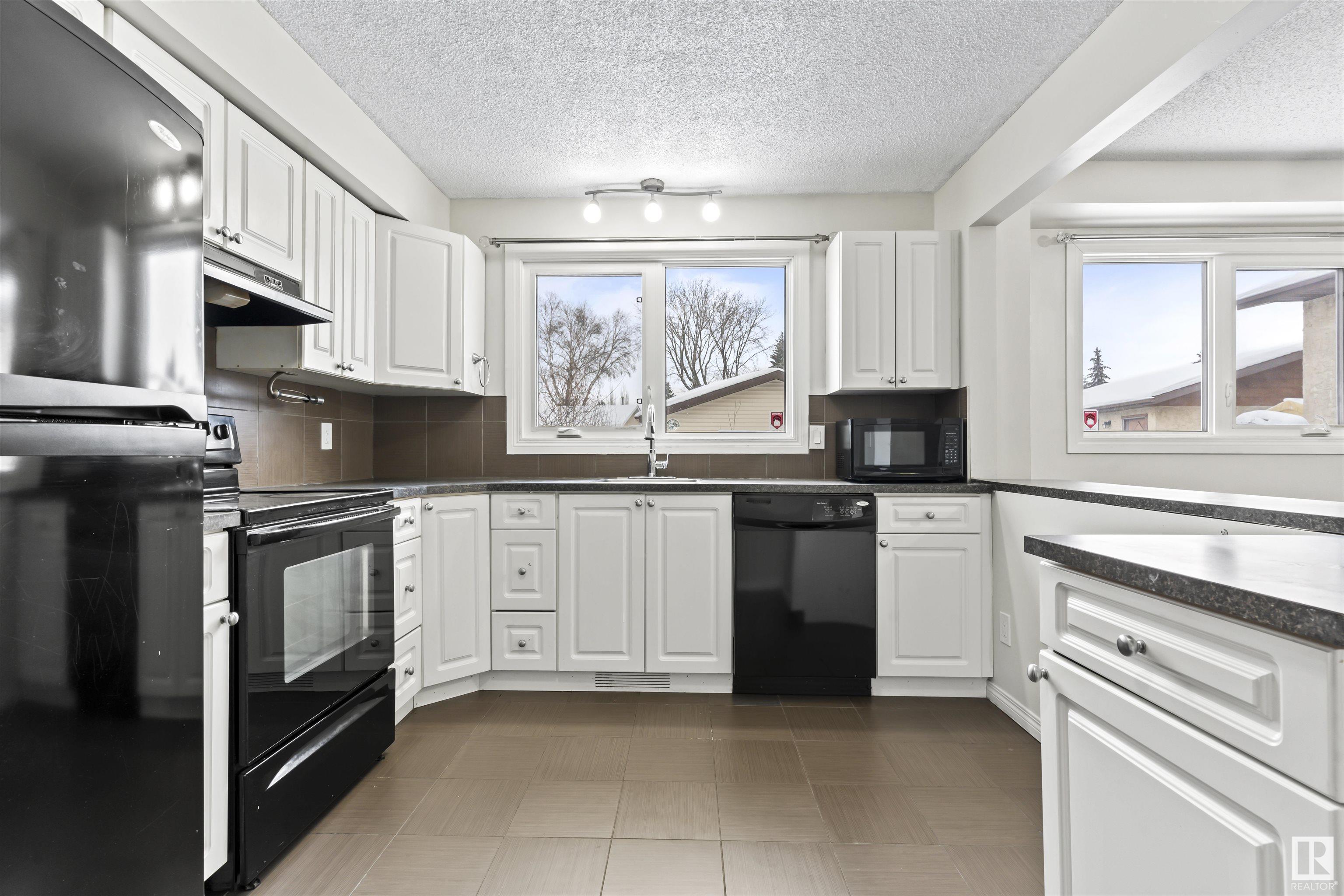      1431 54 ST NW , Edmonton,  ,T6L 3K5 ;  Listing Number: MLS E4420838