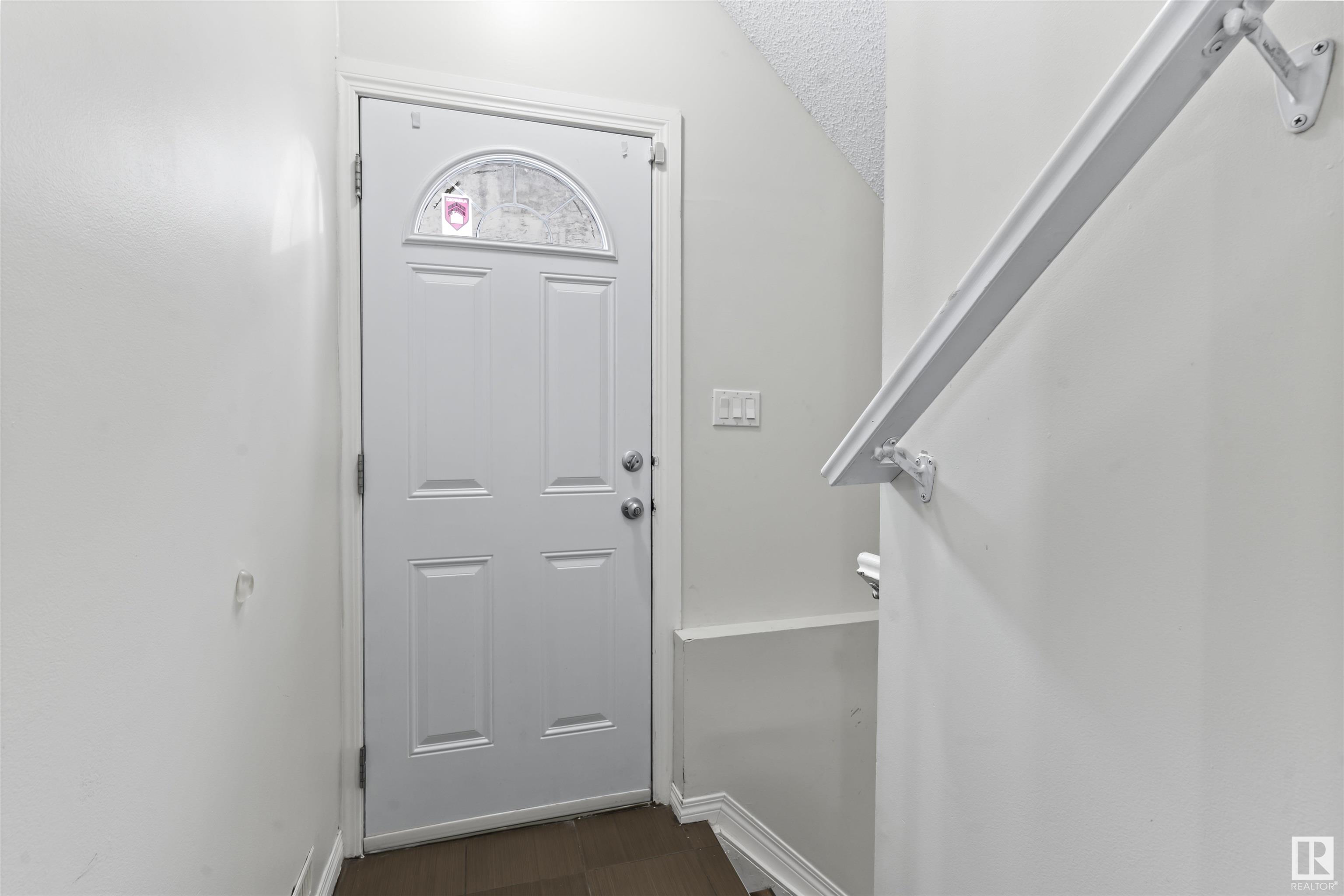     1431 54 ST NW , Edmonton,  ,T6L 3K5 ;  Listing Number: MLS E4420838