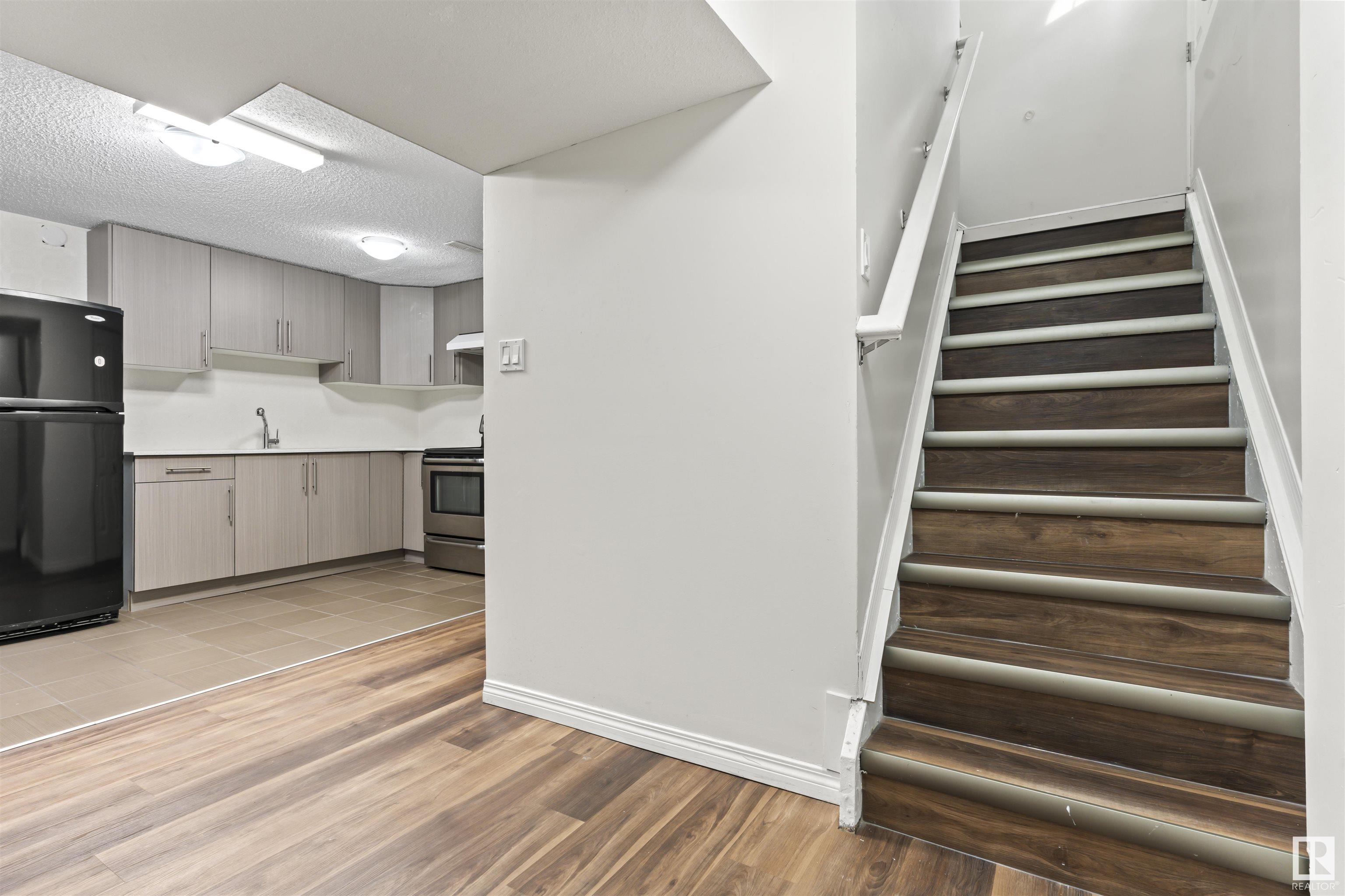      1431 54 ST NW , Edmonton,  ,T6L 3K5 ;  Listing Number: MLS E4420838