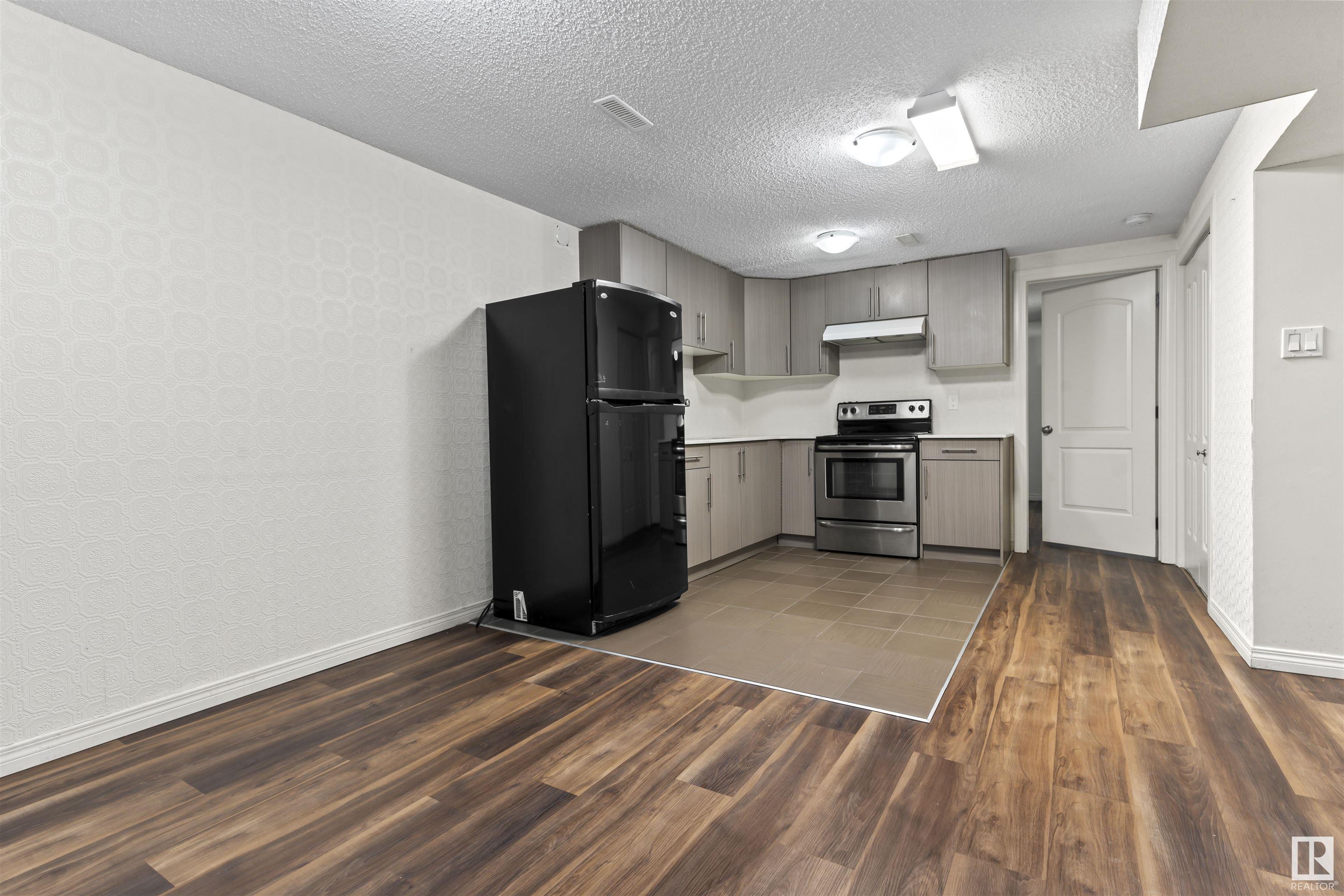      1431 54 ST NW , Edmonton,  ,T6L 3K5 ;  Listing Number: MLS E4420838