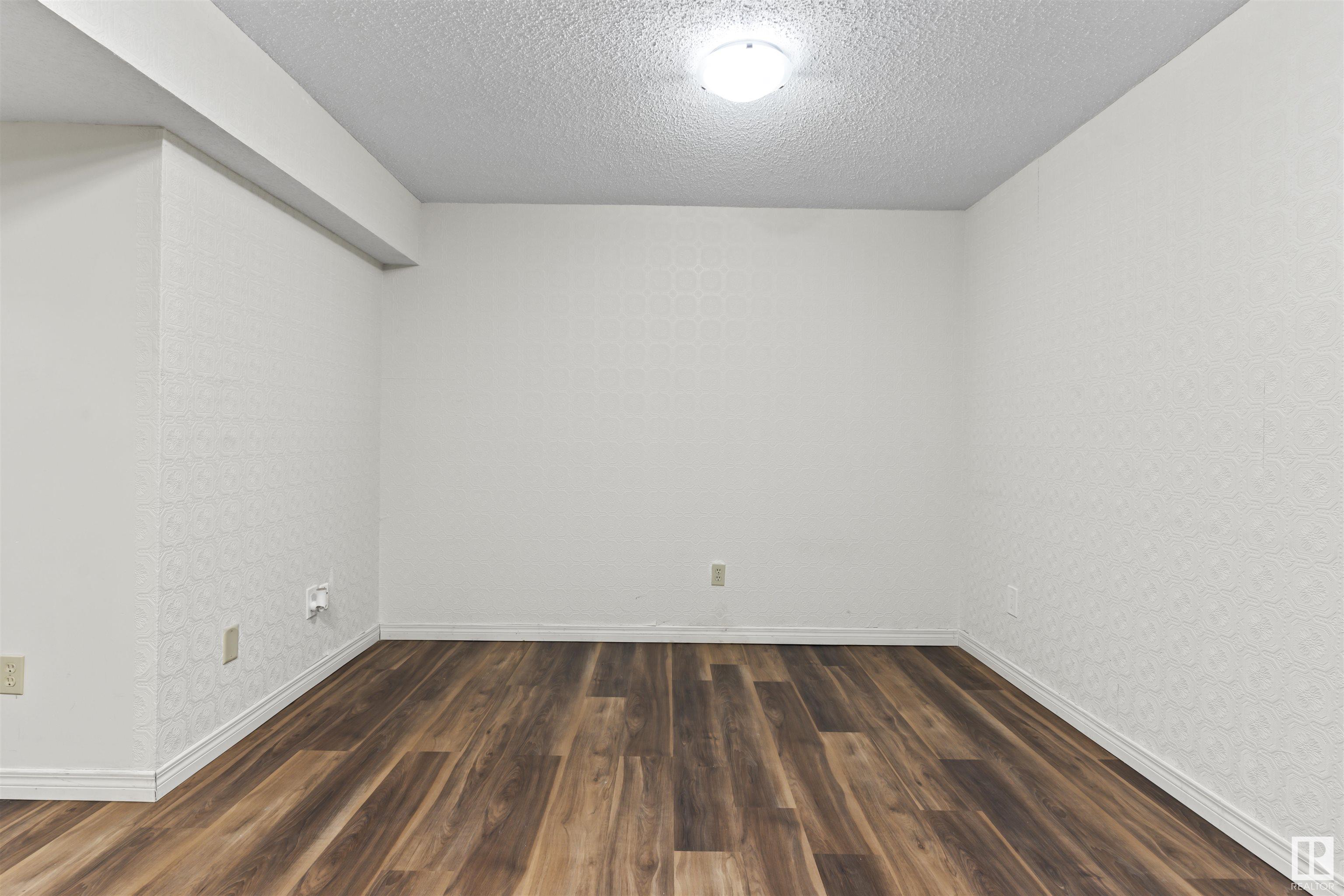      1431 54 ST NW , Edmonton,  ,T6L 3K5 ;  Listing Number: MLS E4420838