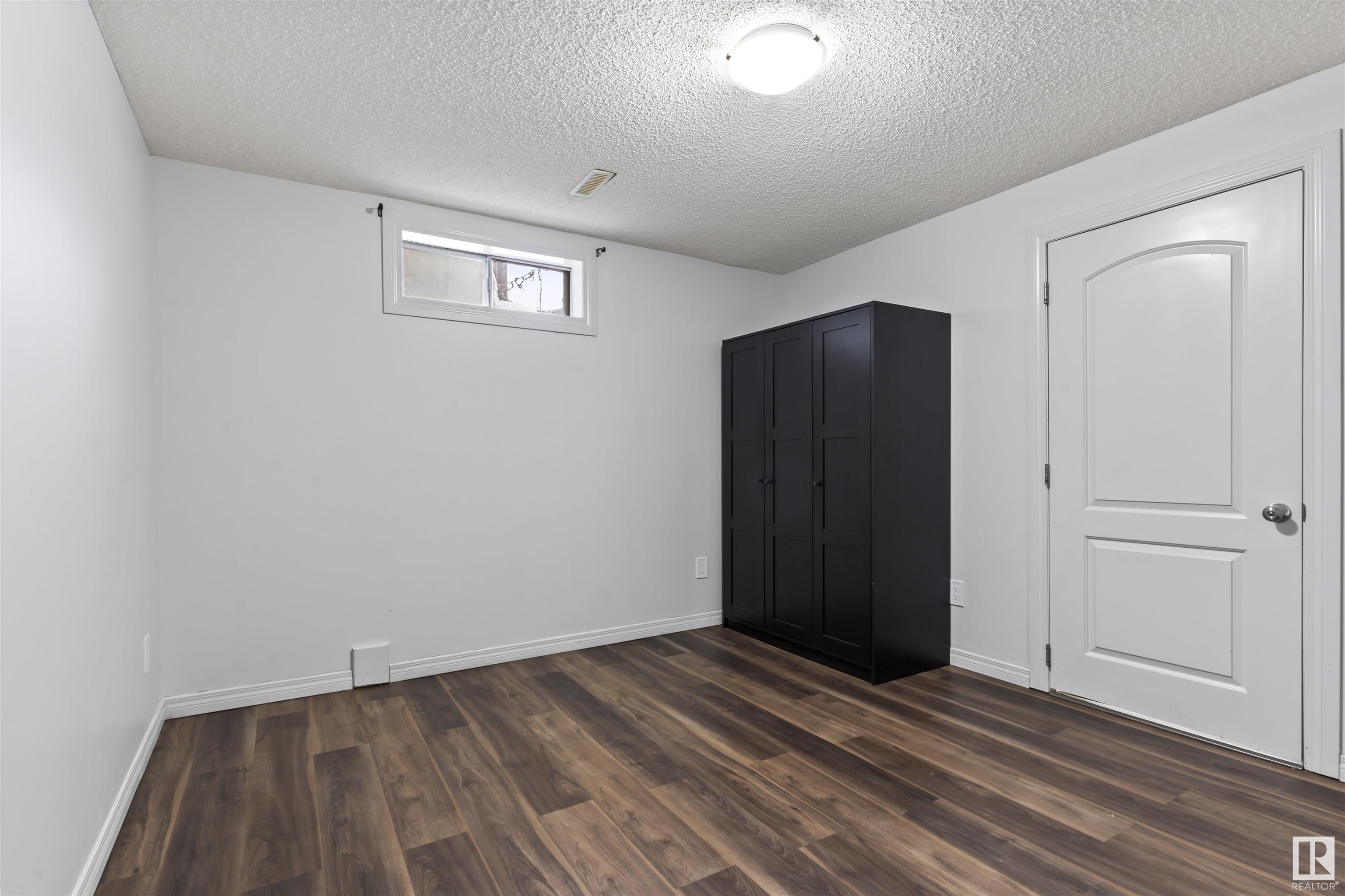      1431 54 ST NW , Edmonton,  ,T6L 3K5 ;  Listing Number: MLS E4420838