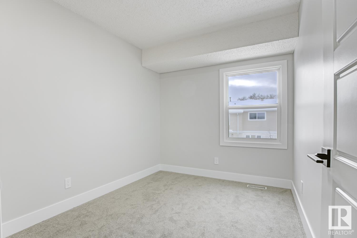      12B CLAREVIEW VG NW , Edmonton,  ,T5A 3P2 ;  Listing Number: MLS E4420839