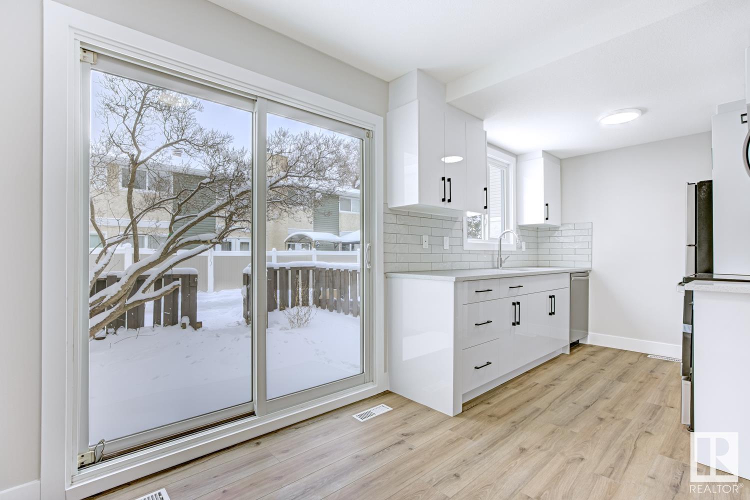      12B CLAREVIEW VG NW , Edmonton,  ,T5A 3P2 ;  Listing Number: MLS E4420839