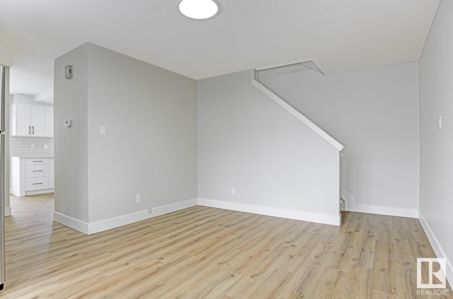      12B CLAREVIEW VG NW , Edmonton,  ,T5A 3P2 ;  Listing Number: MLS E4420839