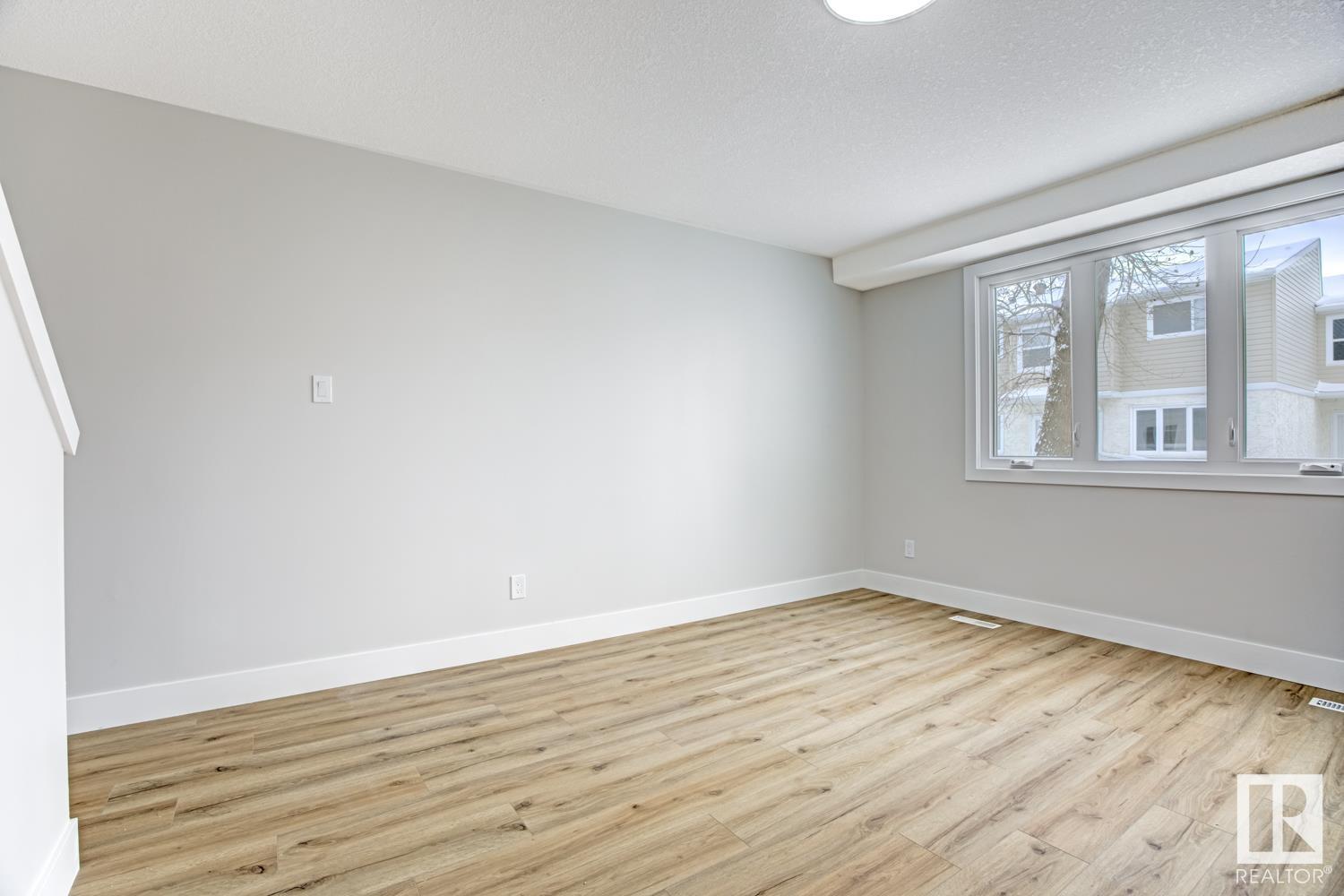     12B CLAREVIEW VG NW , Edmonton,  ,T5A 3P2 ;  Listing Number: MLS E4420839