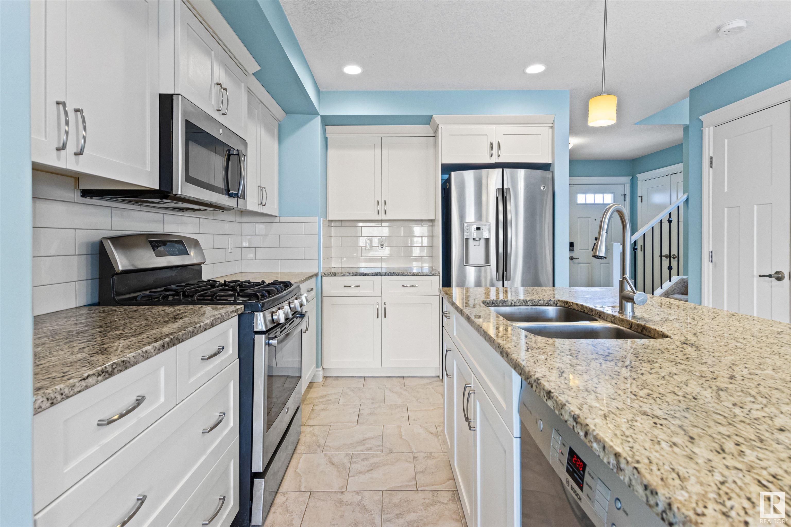      17522 13 AV SW , Edmonton,  ,T6W 2J8 ;  Listing Number: MLS E4420842