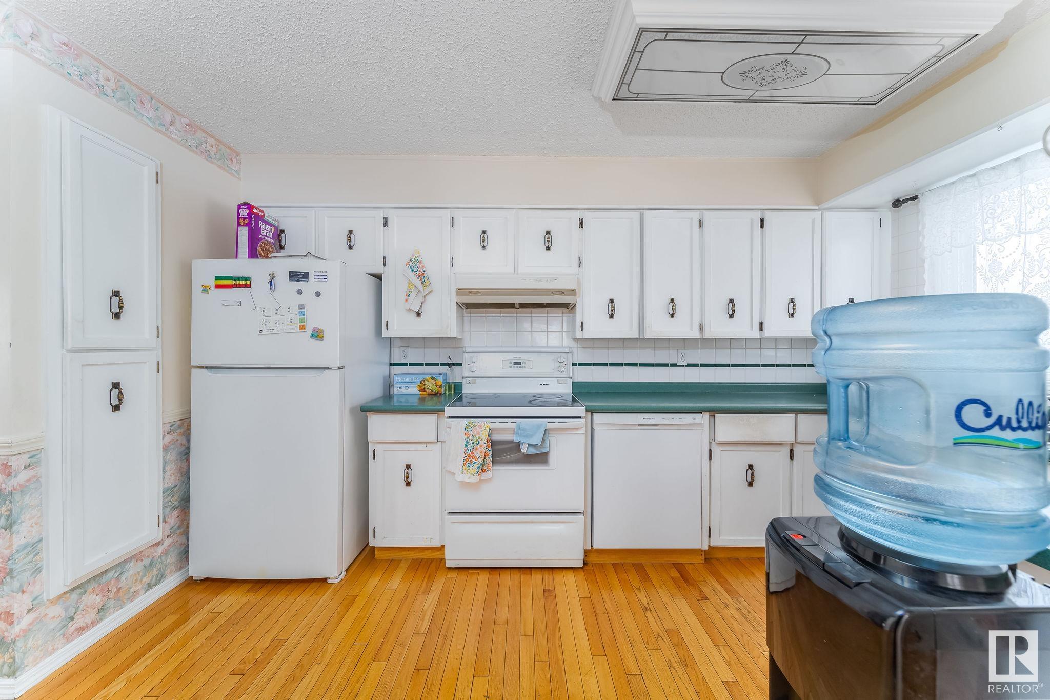      16108 101 ST NW NW , Edmonton,  ,T5X 5A4 ;  Listing Number: MLS E4420850
