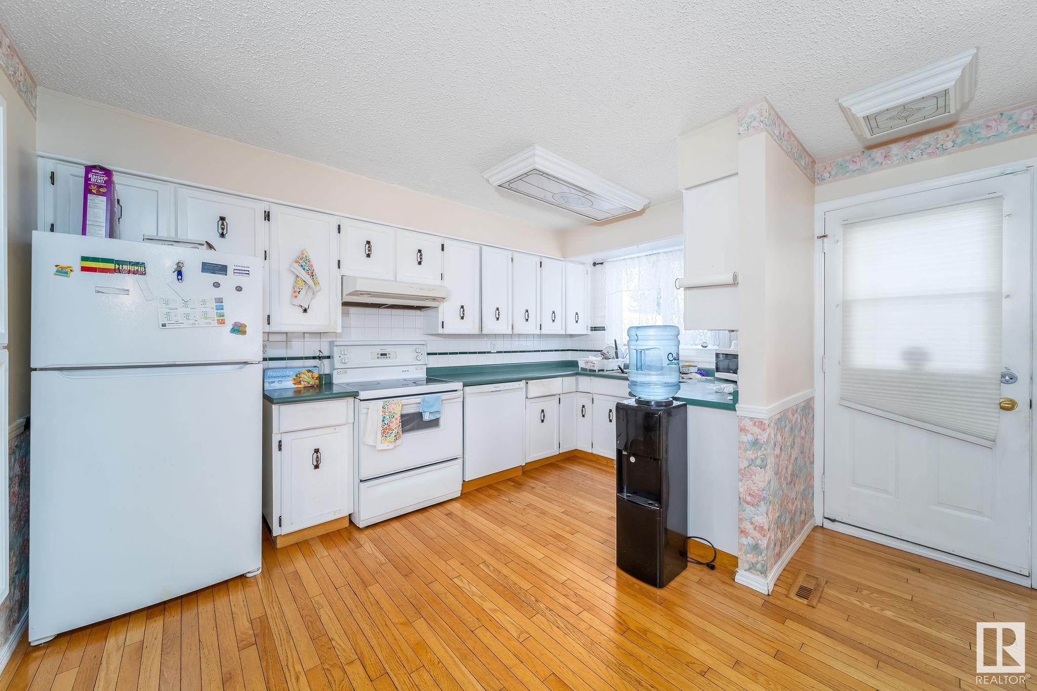      16108 101 ST NW NW , Edmonton,  ,T5X 5A4 ;  Listing Number: MLS E4420850
