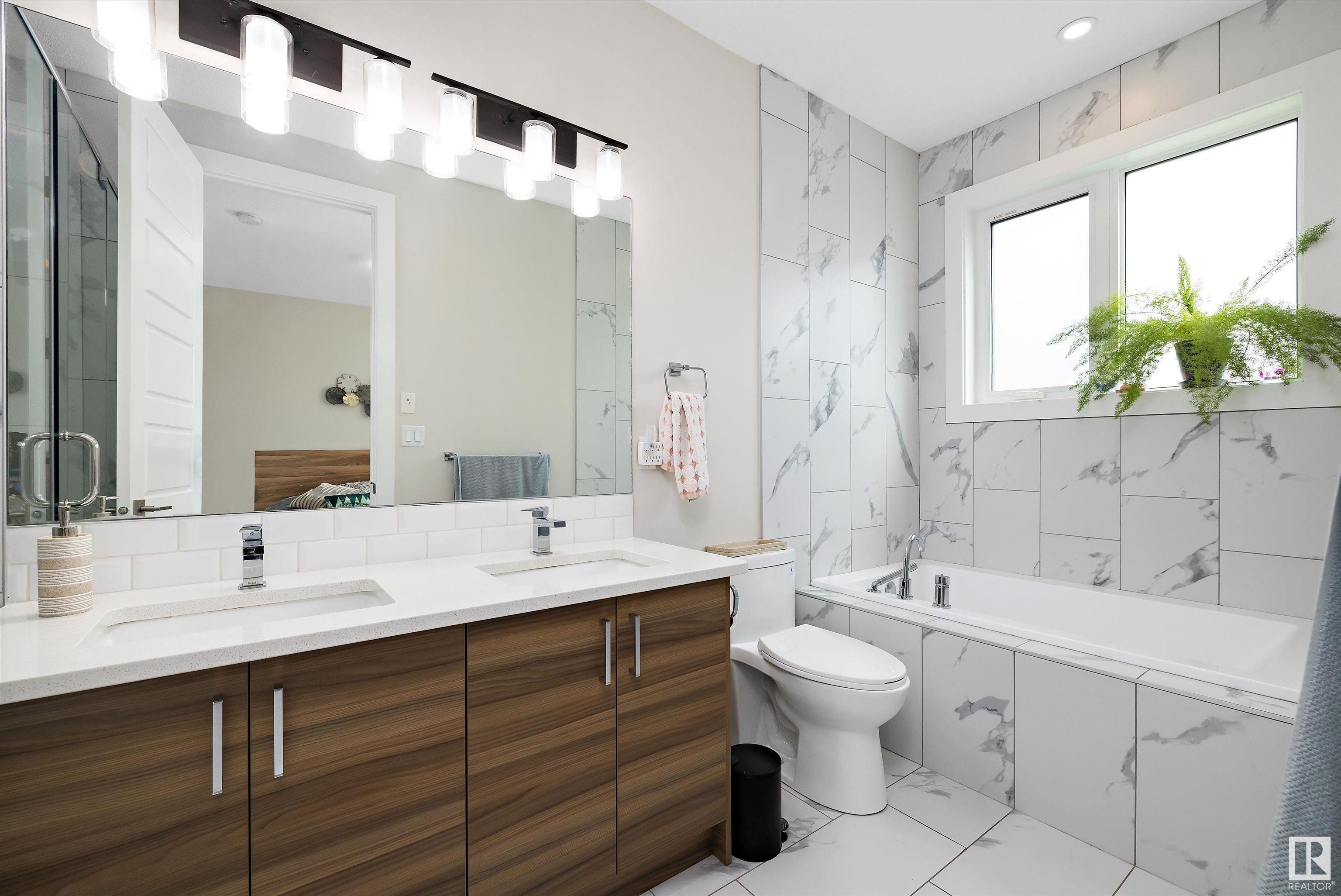      10917 79 AV NW , Edmonton,  ,T6G 0P1 ;  Listing Number: MLS E4420851