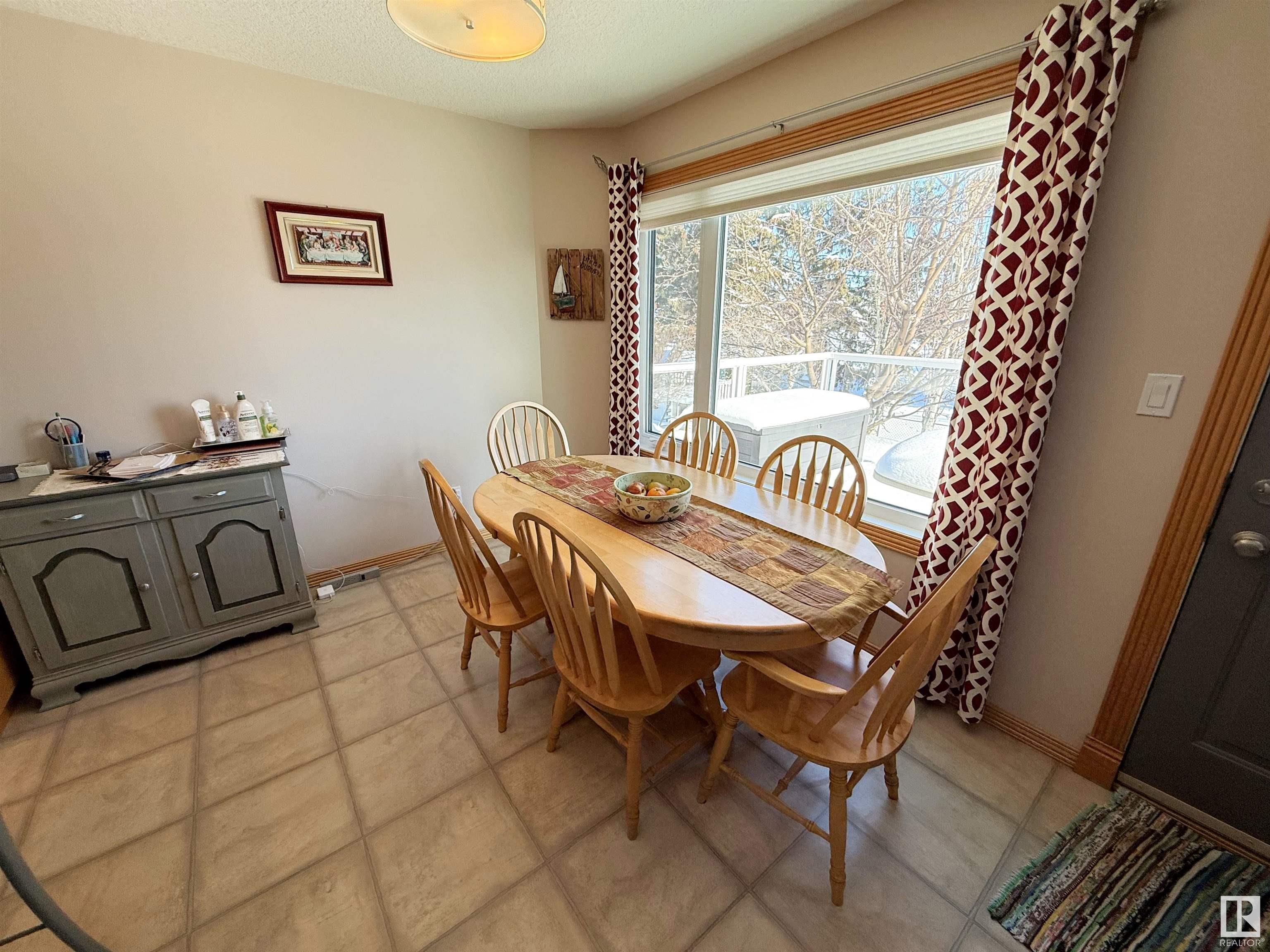      6 LINKSIDE WY , Spruce Grove,  ,T7X 4H7 ;  Listing Number: MLS E4420856
