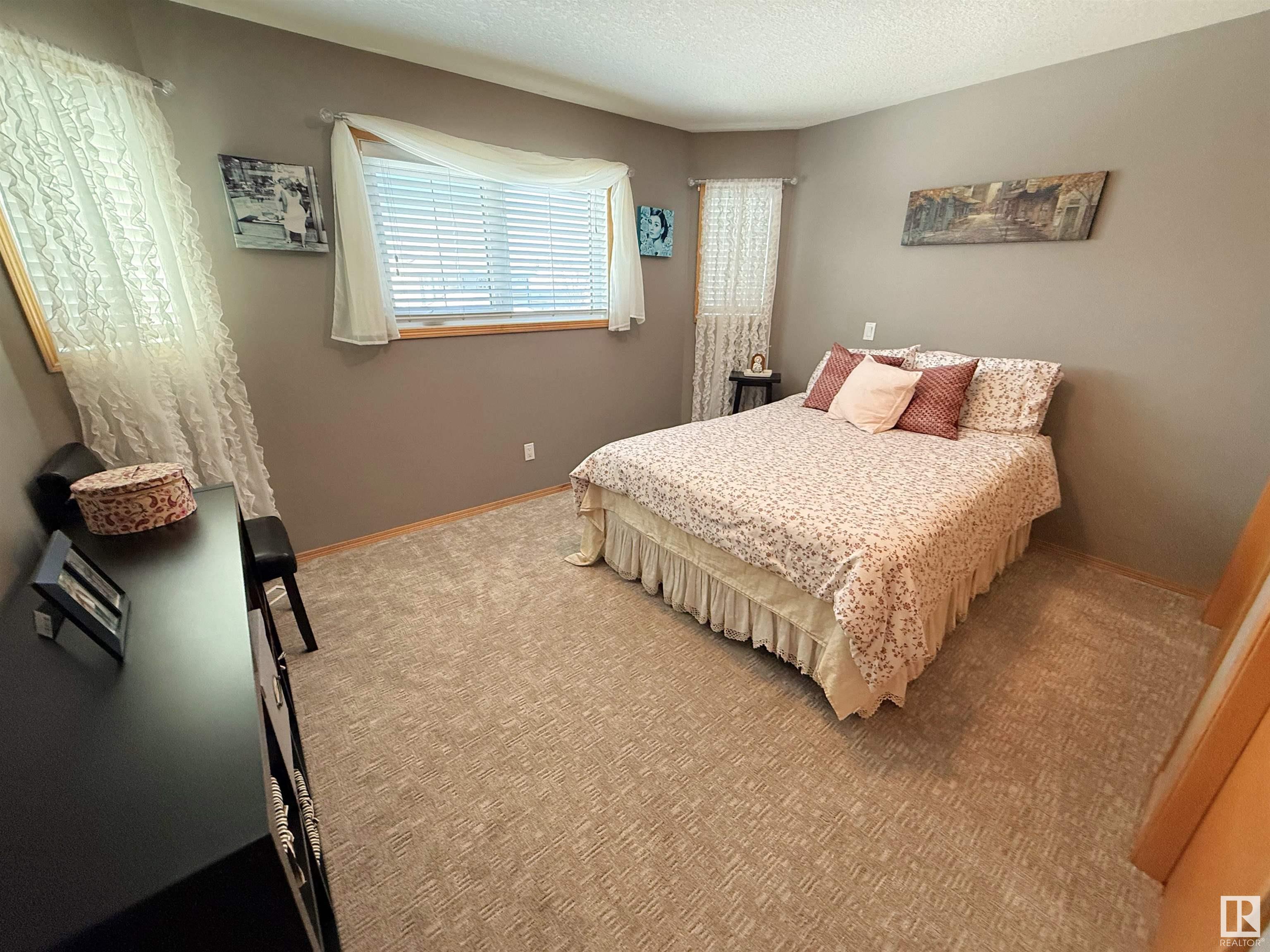      6 LINKSIDE WY , Spruce Grove,  ,T7X 4H7 ;  Listing Number: MLS E4420856