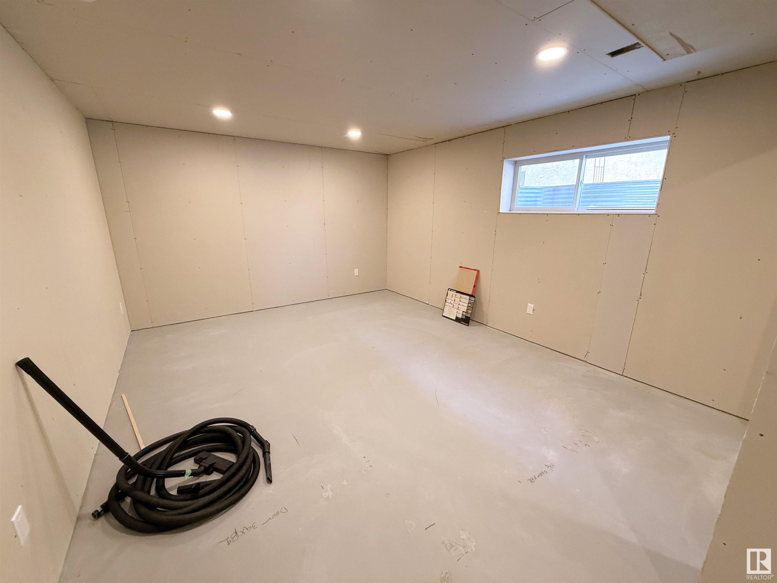      6 LINKSIDE WY , Spruce Grove,  ,T7X 4H7 ;  Listing Number: MLS E4420856