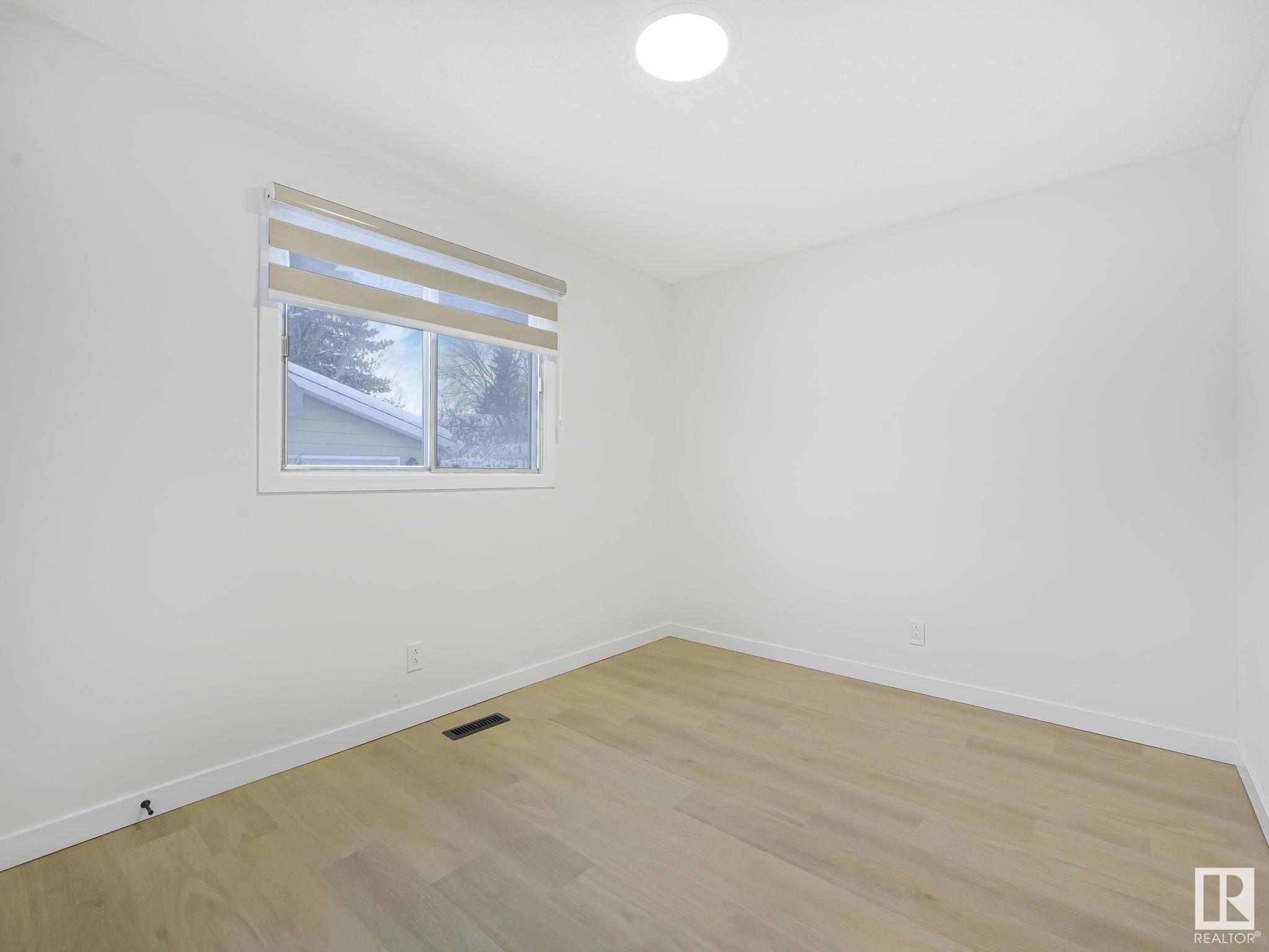      1320 35 Street NW , Edmonton,  ,T6L 3E8 ;  Listing Number: MLS E4420864