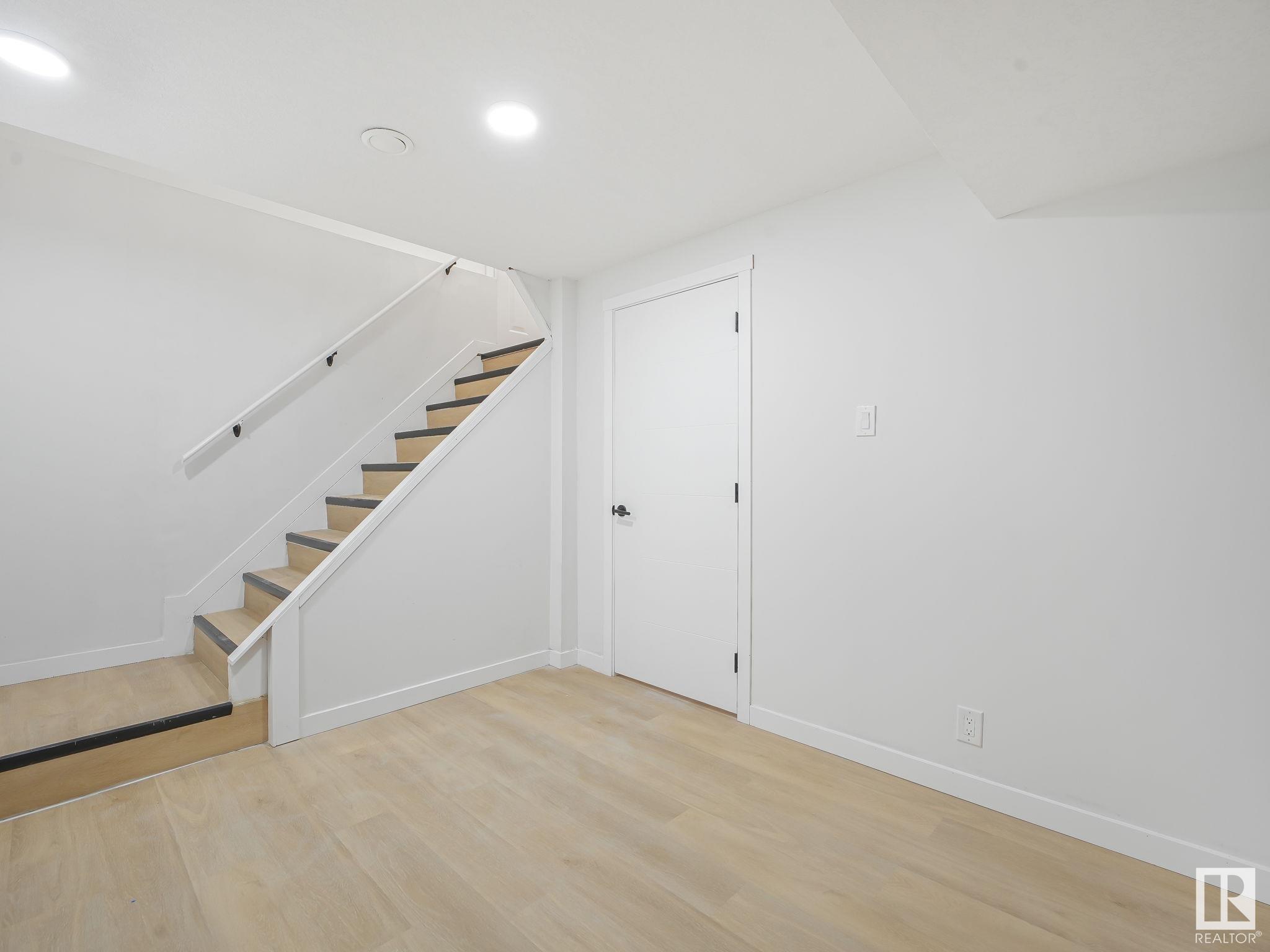      1320 35 Street NW , Edmonton,  ,T6L 3E8 ;  Listing Number: MLS E4420864