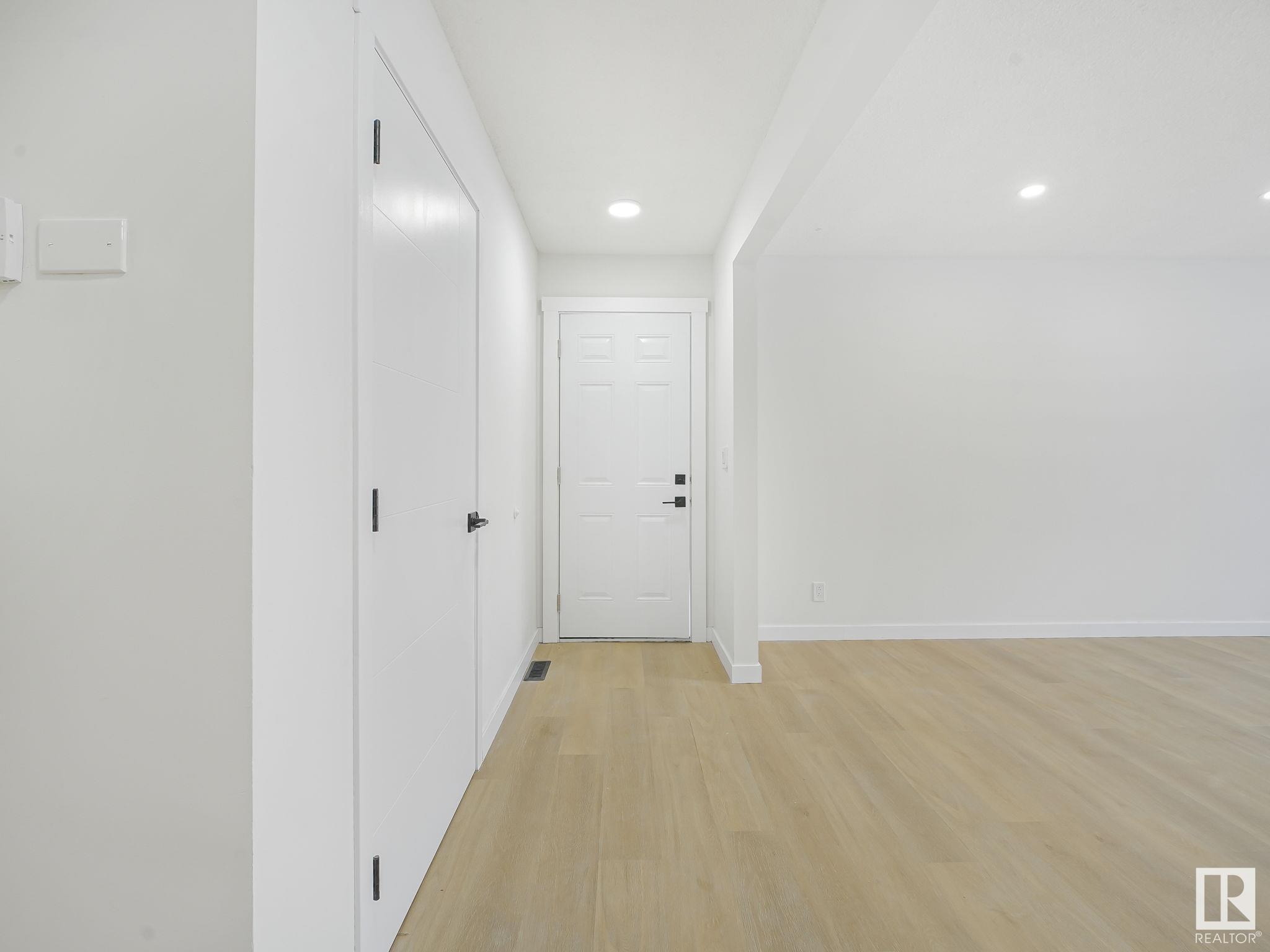      1320 35 Street NW , Edmonton,  ,T6L 3E8 ;  Listing Number: MLS E4420864