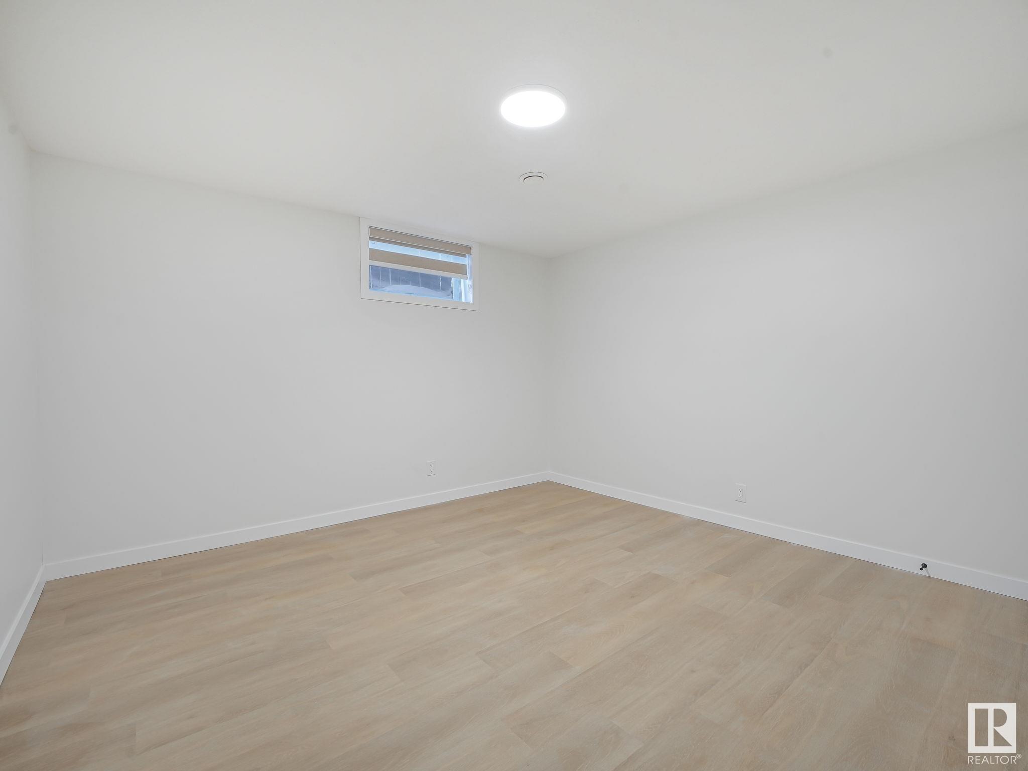      1320 35 Street NW , Edmonton,  ,T6L 3E8 ;  Listing Number: MLS E4420864