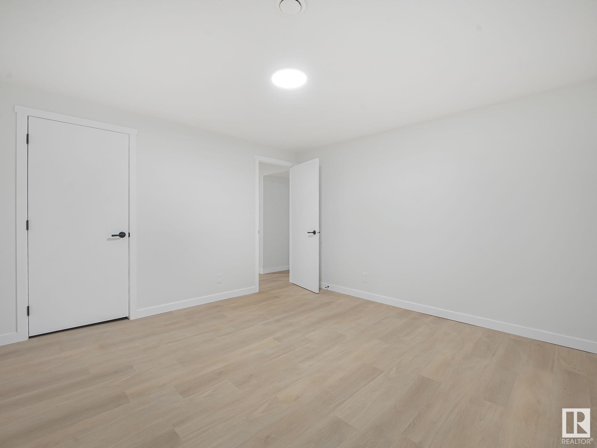      1320 35 Street NW , Edmonton,  ,T6L 3E8 ;  Listing Number: MLS E4420864