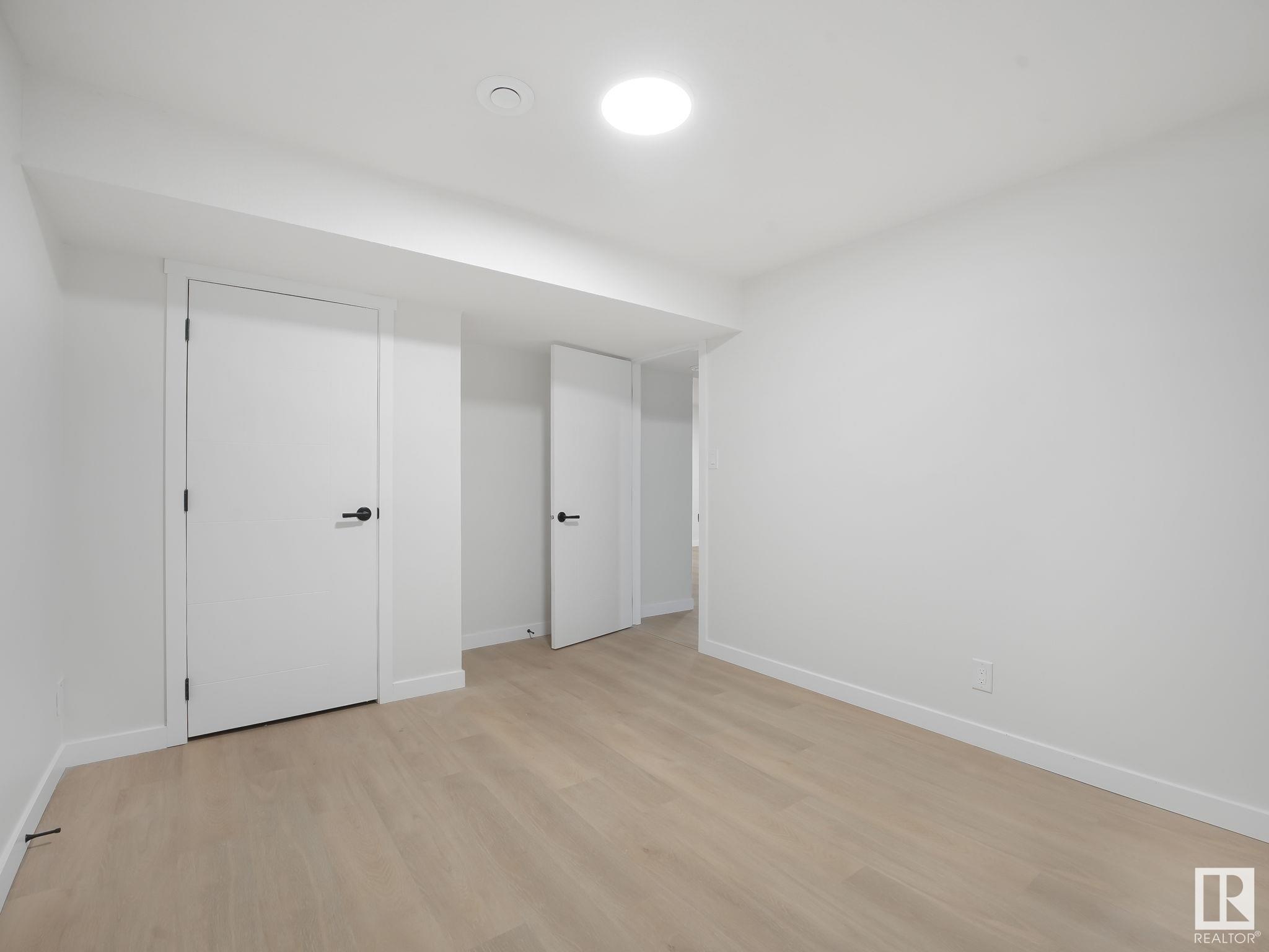      1320 35 Street NW , Edmonton,  ,T6L 3E8 ;  Listing Number: MLS E4420864
