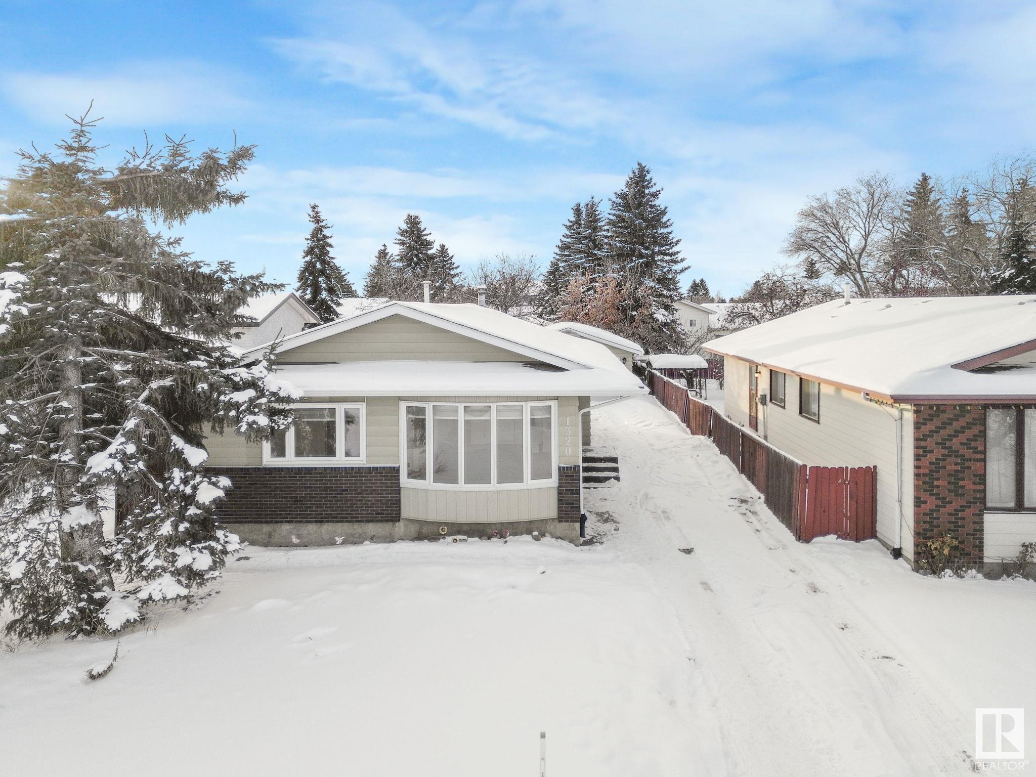      1320 35 Street NW , Edmonton,  ,T6L 3E8 ;  Listing Number: MLS E4420864