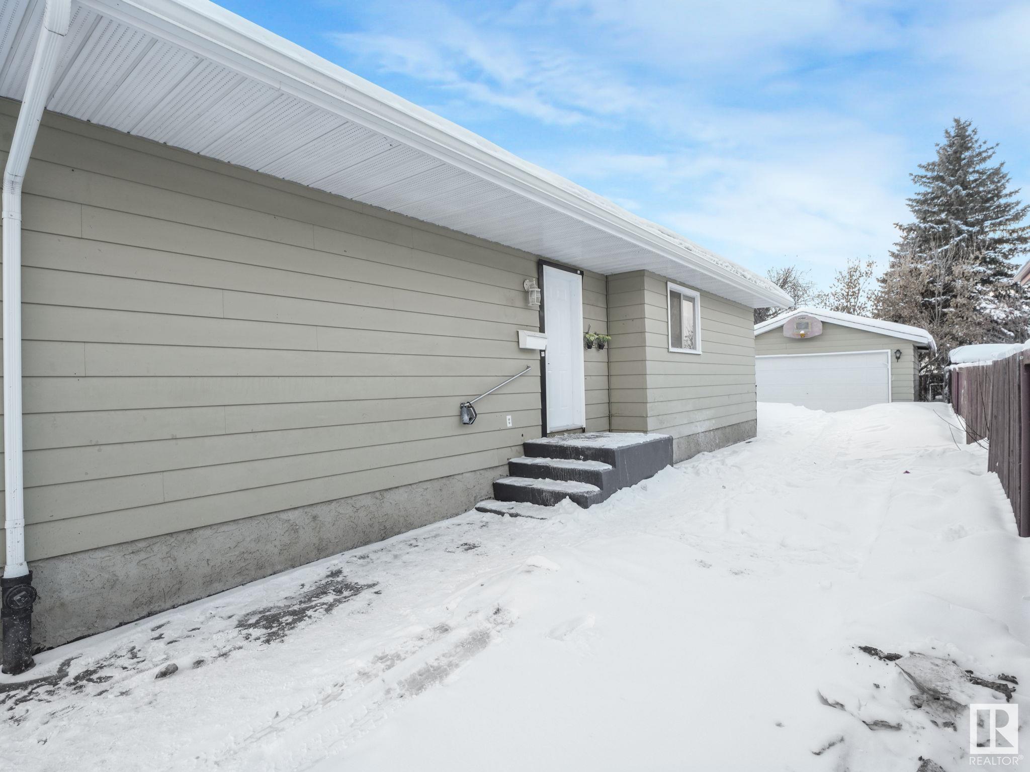      1320 35 Street NW , Edmonton,  ,T6L 3E8 ;  Listing Number: MLS E4420864