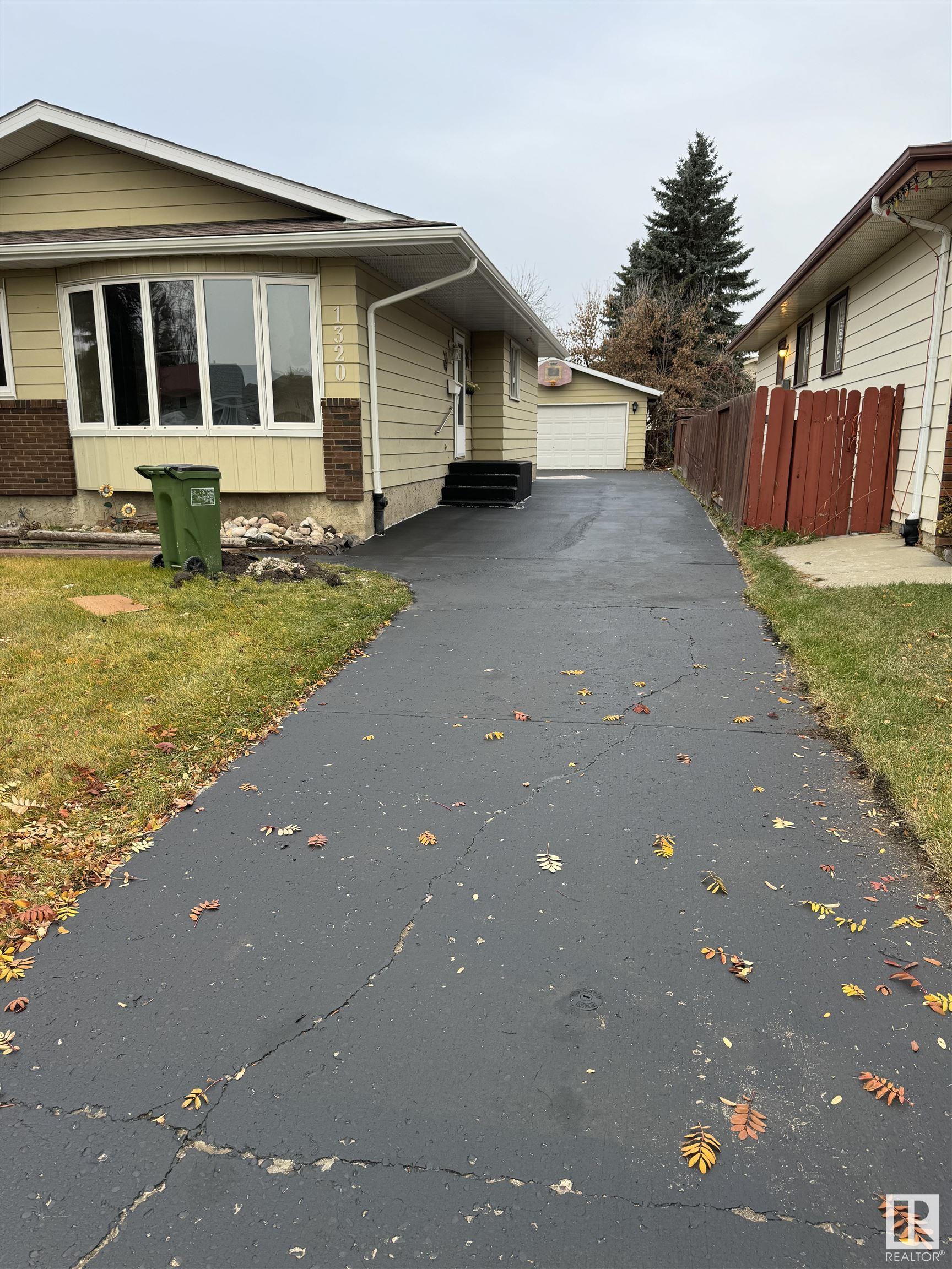      1320 35 Street NW , Edmonton,  ,T6L 3E8 ;  Listing Number: MLS E4420864