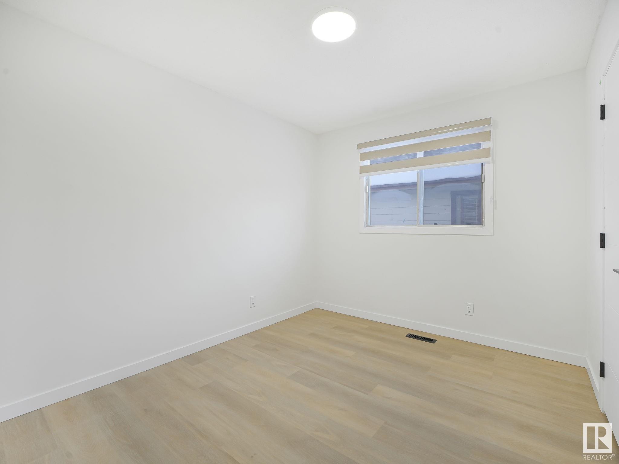      1320 35 Street NW , Edmonton,  ,T6L 3E8 ;  Listing Number: MLS E4420864