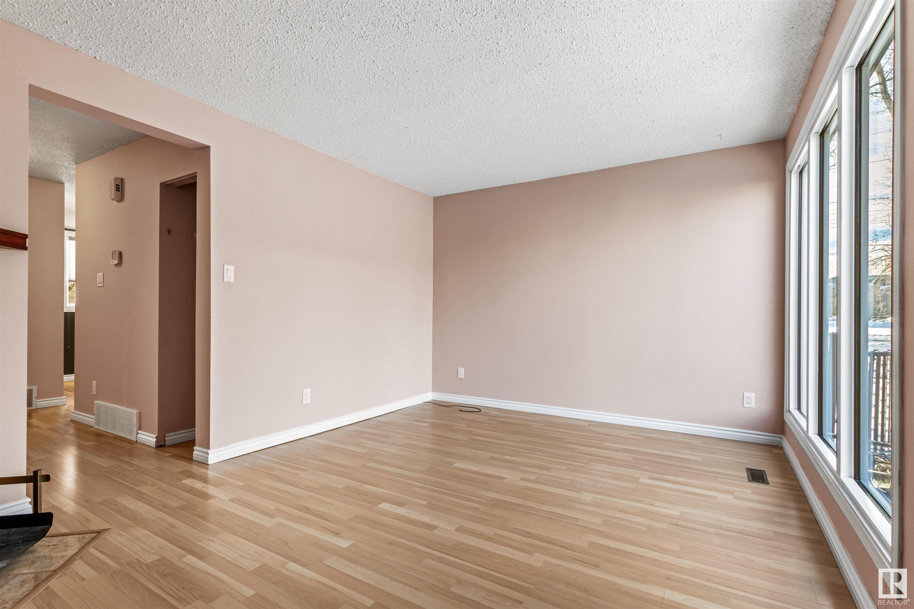     #146 10633 31 AV NW , Edmonton,  ,T6J 4N4 ;  Listing Number: MLS E4420869