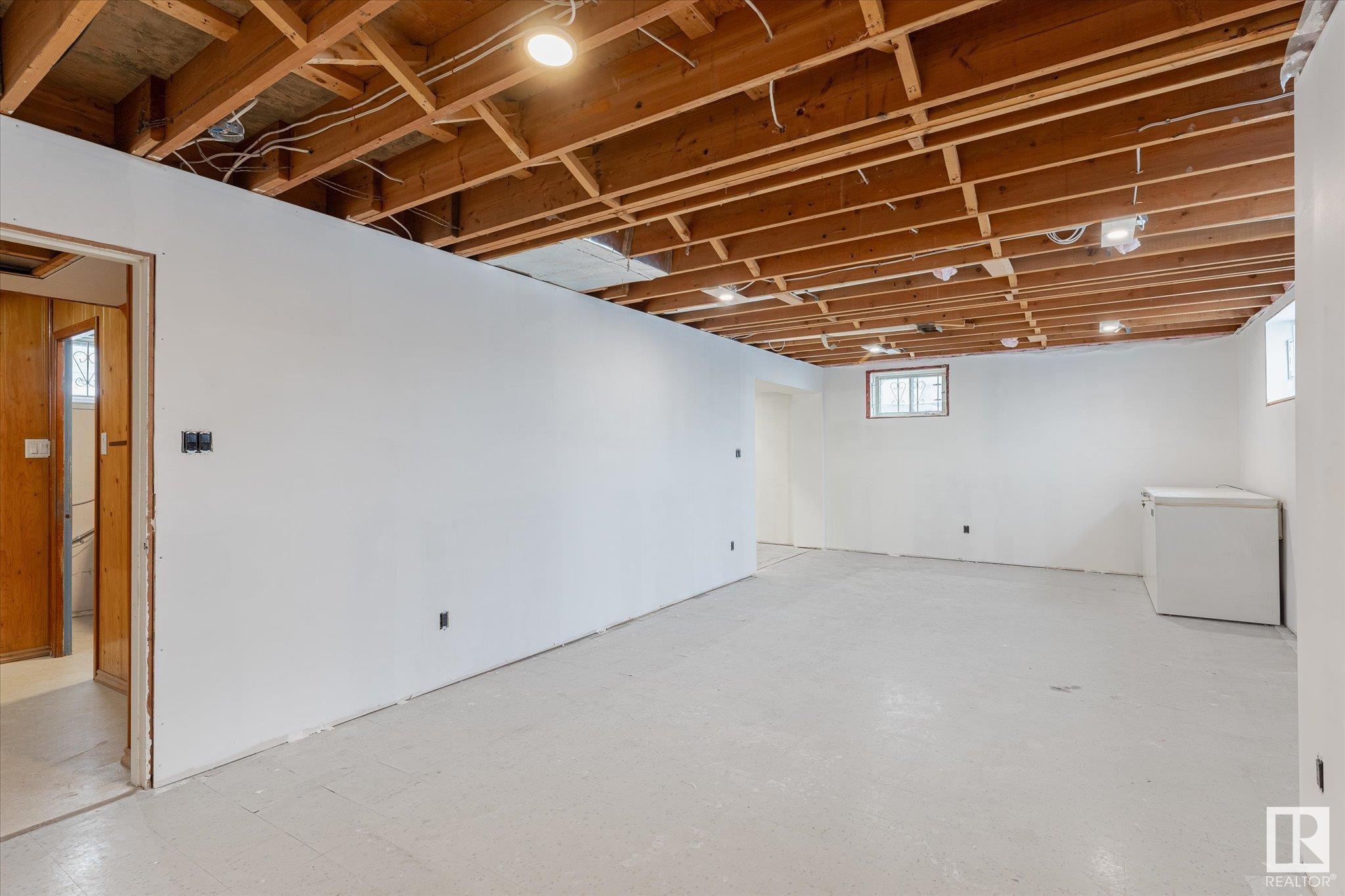      13556 139 ST NW , Edmonton,  ,T5L 2C4 ;  Listing Number: MLS E4420887