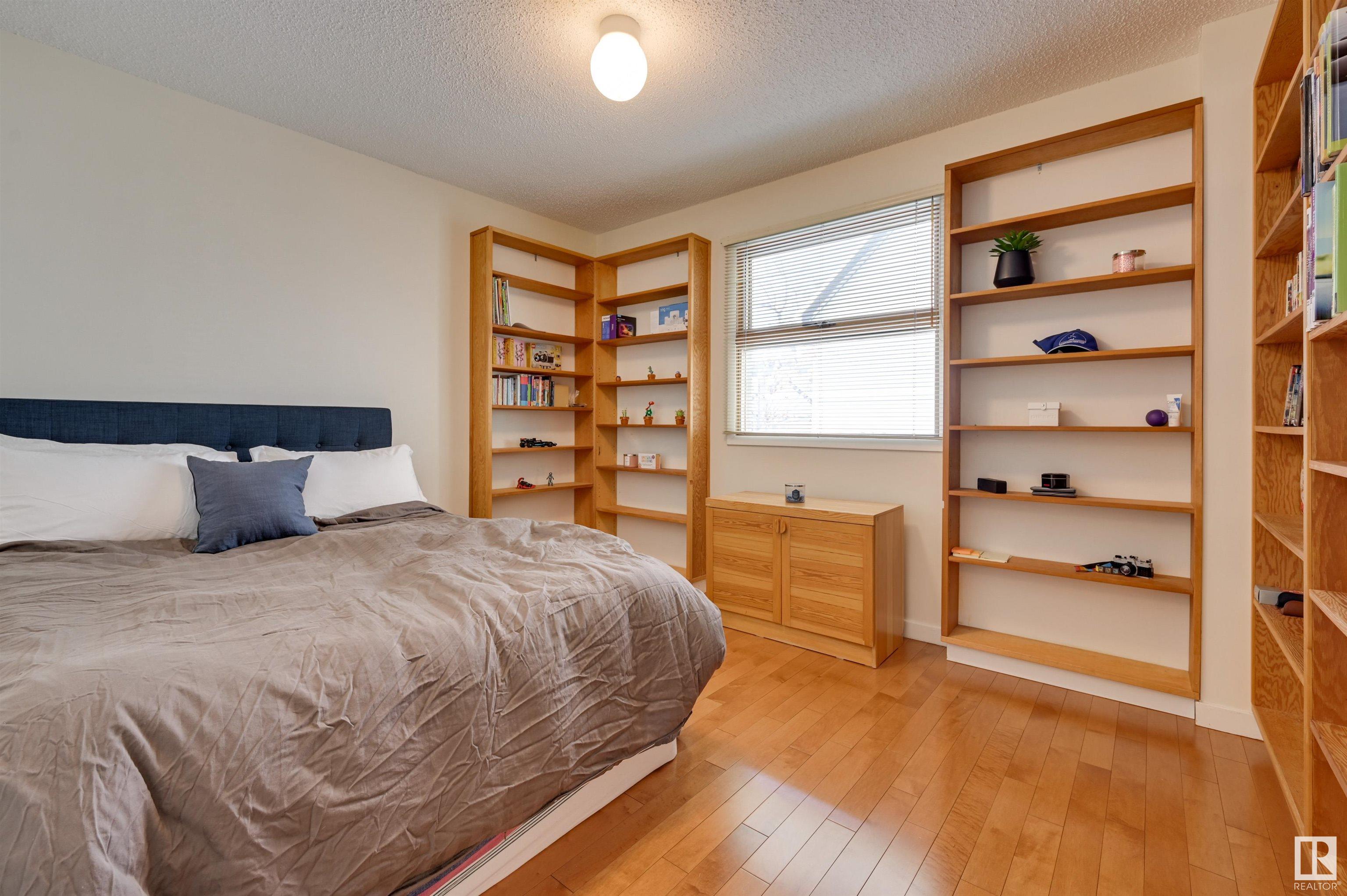      11419 73 AV NW , Edmonton,  ,T6G 0E2 ;  Listing Number: MLS E4420888
