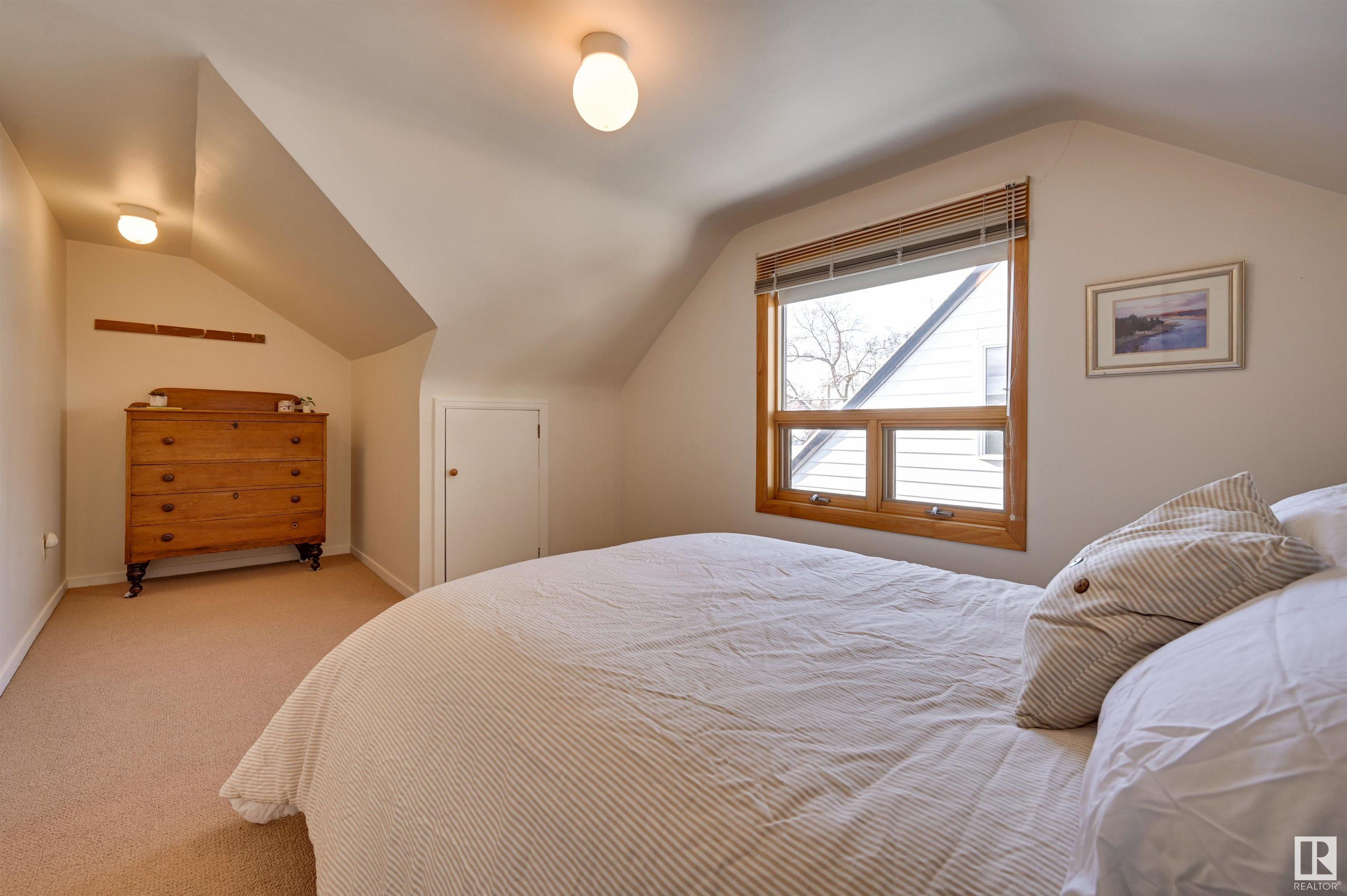     11419 73 AV NW , Edmonton,  ,T6G 0E2 ;  Listing Number: MLS E4420888