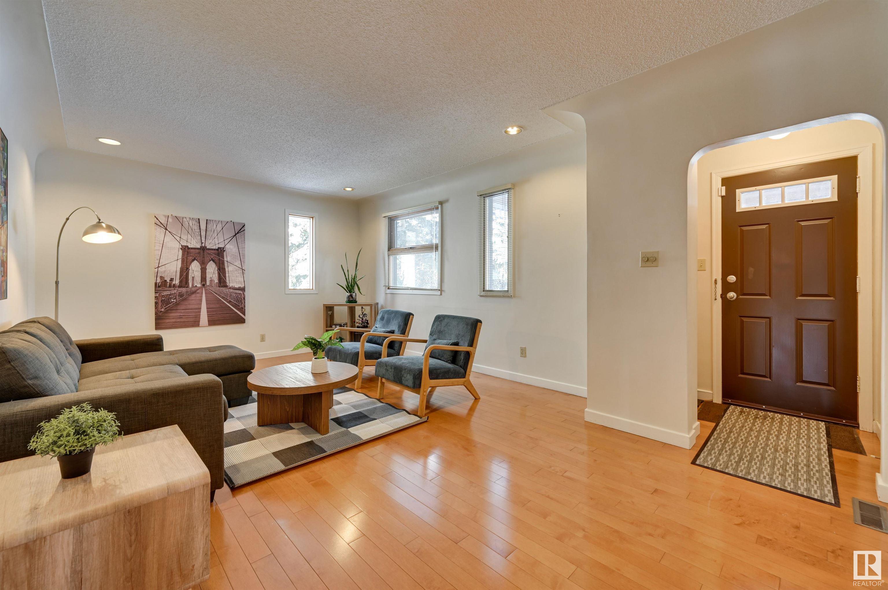      11419 73 AV NW , Edmonton,  ,T6G 0E2 ;  Listing Number: MLS E4420888
