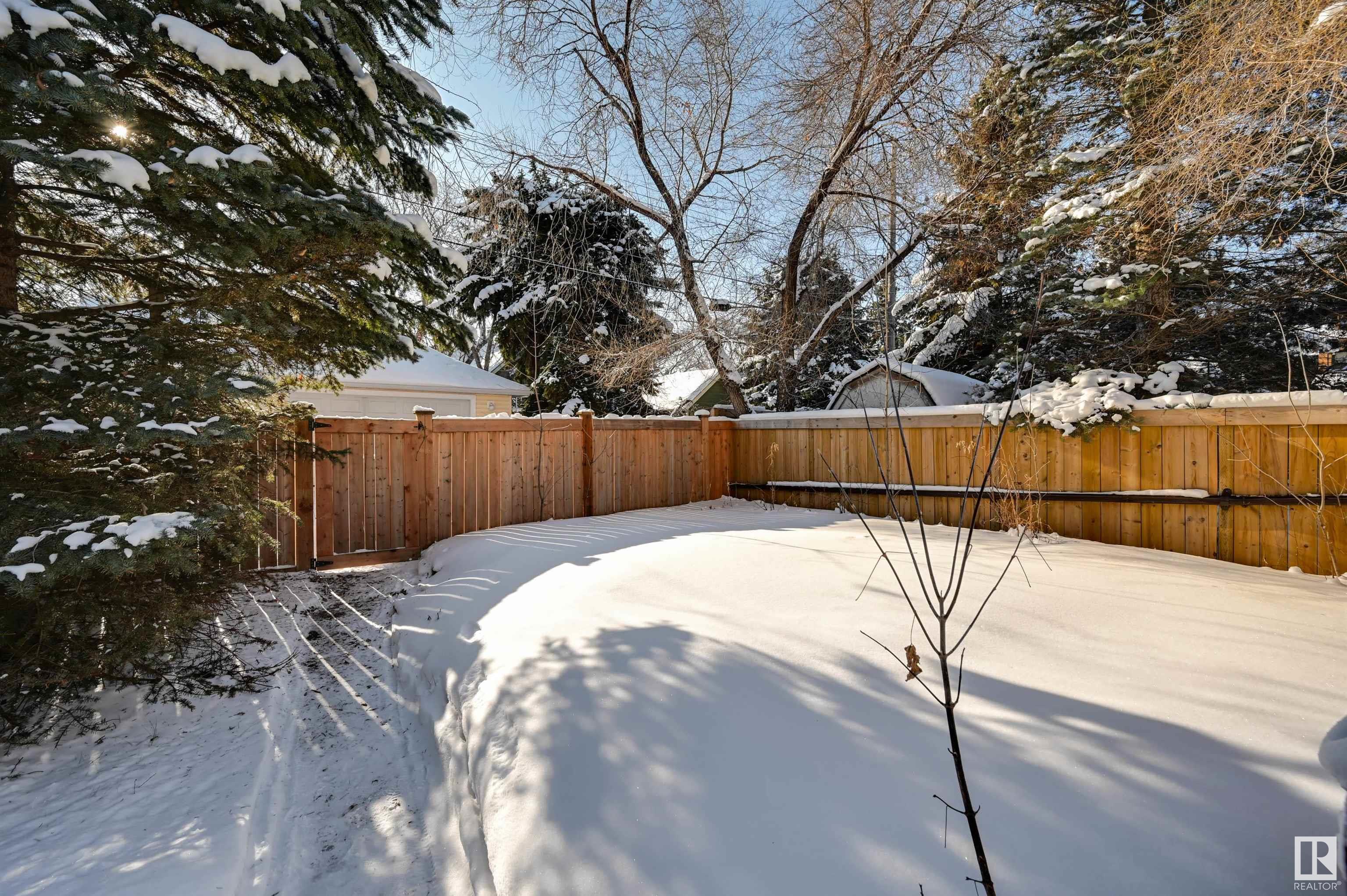      11419 73 AV NW , Edmonton,  ,T6G 0E2 ;  Listing Number: MLS E4420888