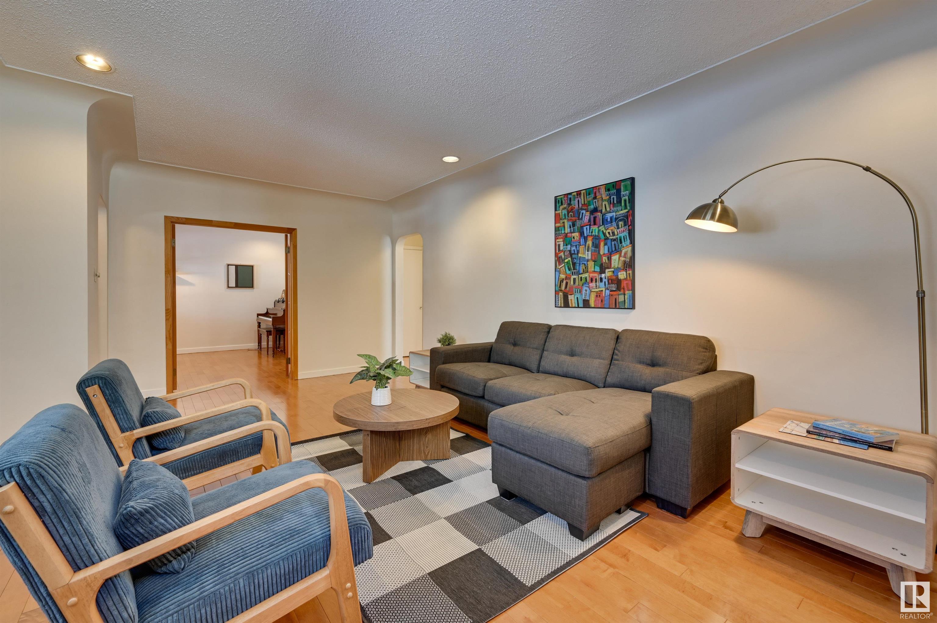      11419 73 AV NW , Edmonton,  ,T6G 0E2 ;  Listing Number: MLS E4420888