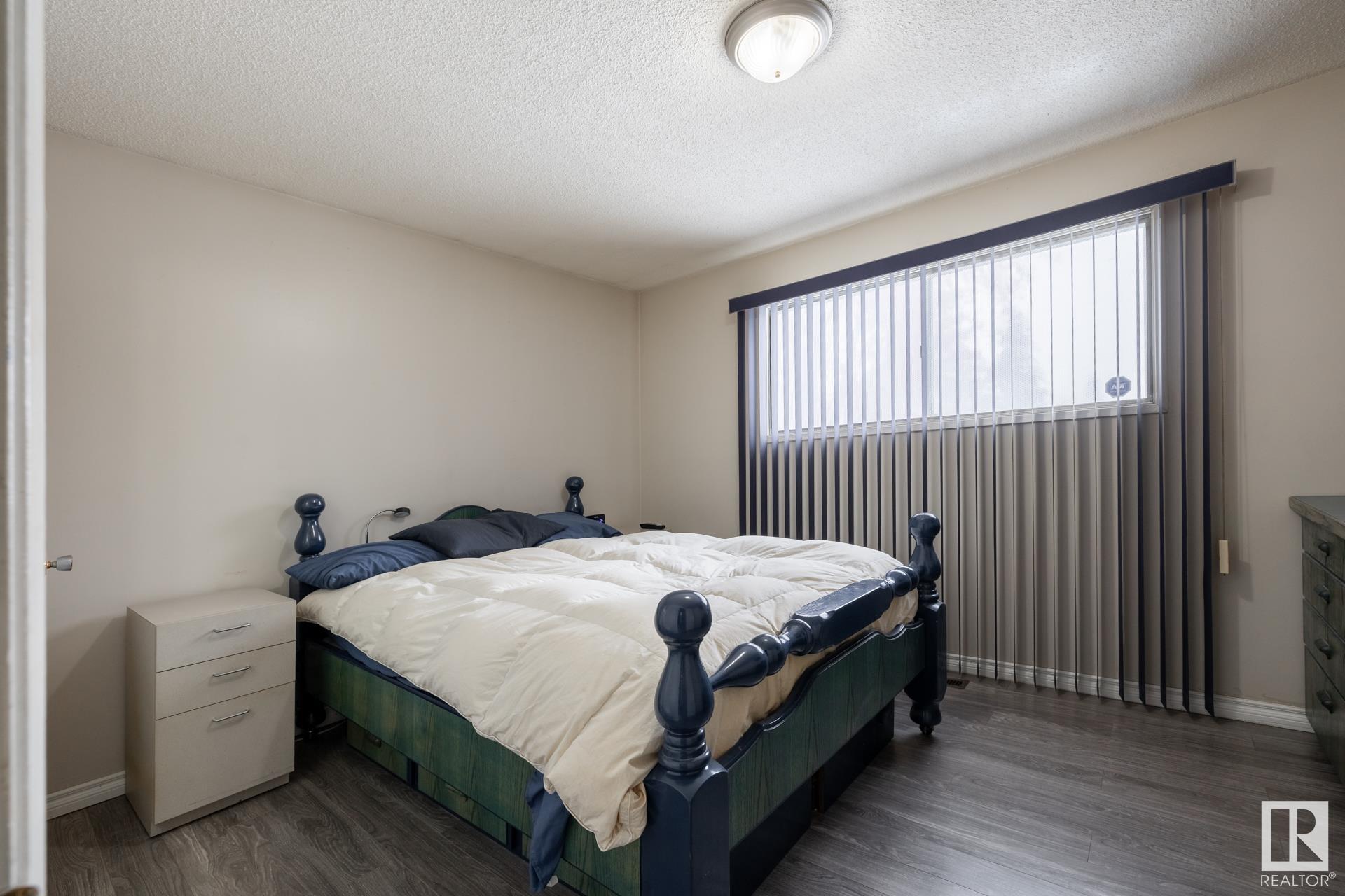      736 KNOTTWOOD RD S NW , Edmonton,  ,T6K 1W5 ;  Listing Number: MLS E4420891