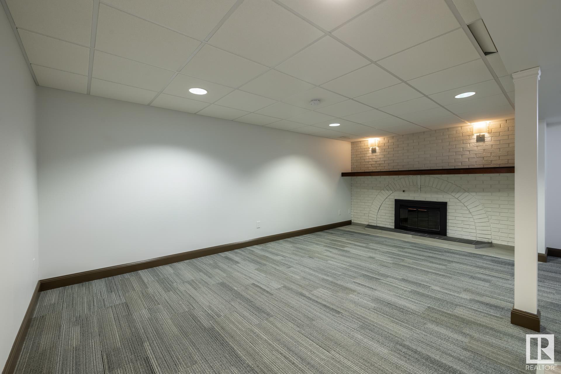     736 KNOTTWOOD RD S NW , Edmonton,  ,T6K 1W5 ;  Listing Number: MLS E4420891