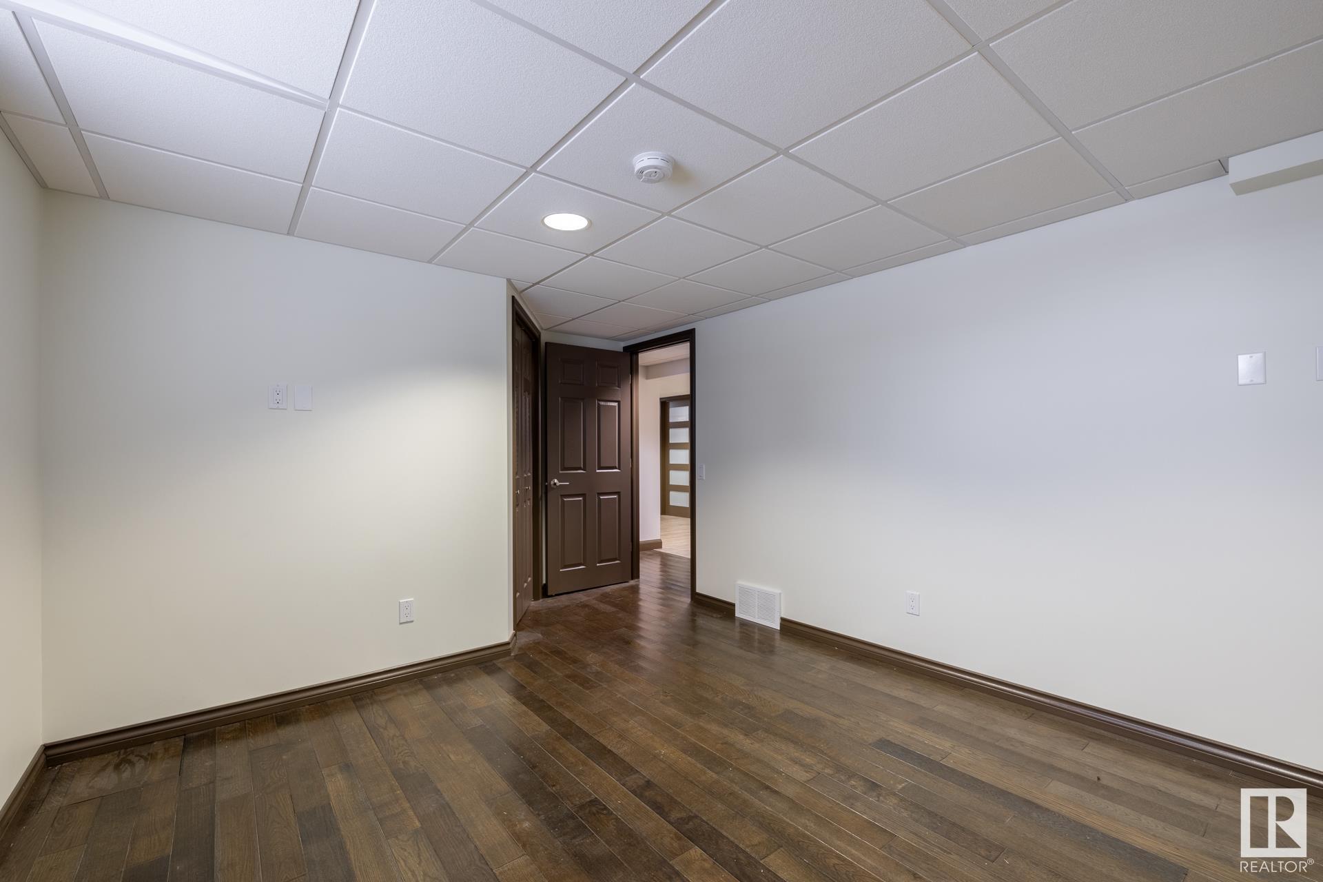      736 KNOTTWOOD RD S NW , Edmonton,  ,T6K 1W5 ;  Listing Number: MLS E4420891