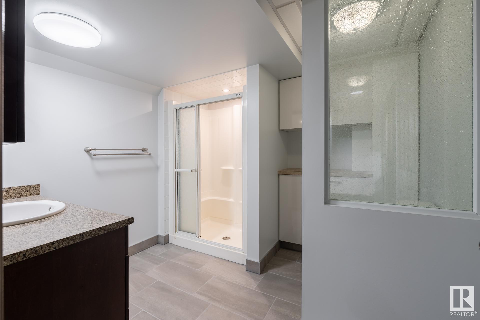      736 KNOTTWOOD RD S NW , Edmonton,  ,T6K 1W5 ;  Listing Number: MLS E4420891
