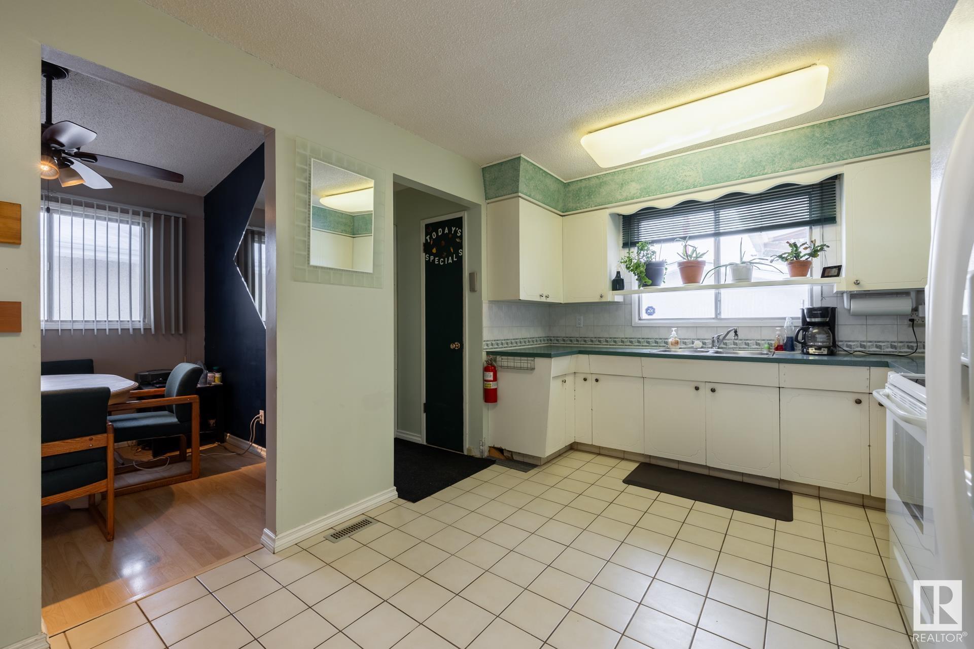      736 KNOTTWOOD RD S NW , Edmonton,  ,T6K 1W5 ;  Listing Number: MLS E4420891