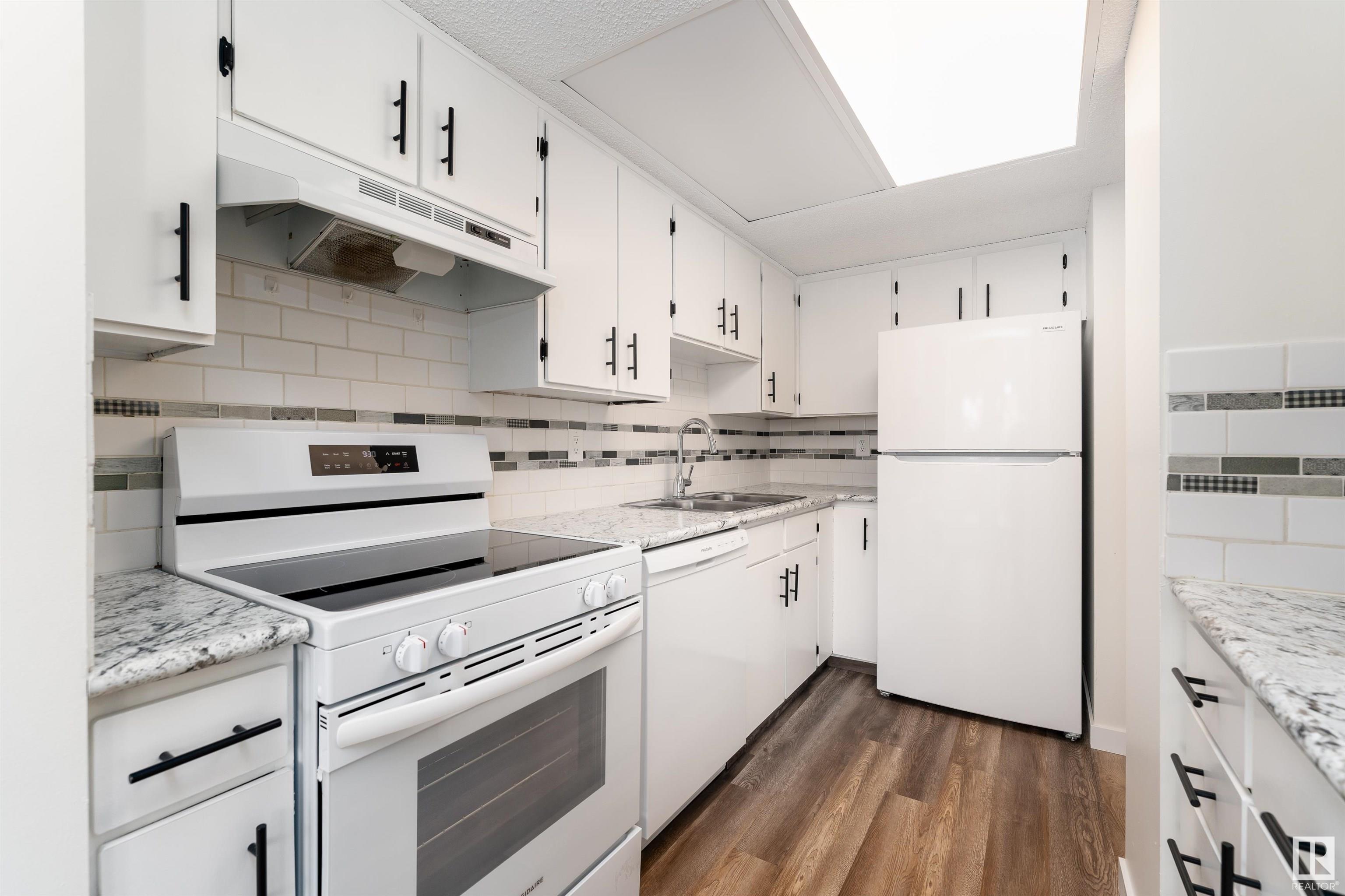     2339 139 AV NW , Edmonton,  ,T5Y 1S1 ;  Listing Number: MLS E4420893