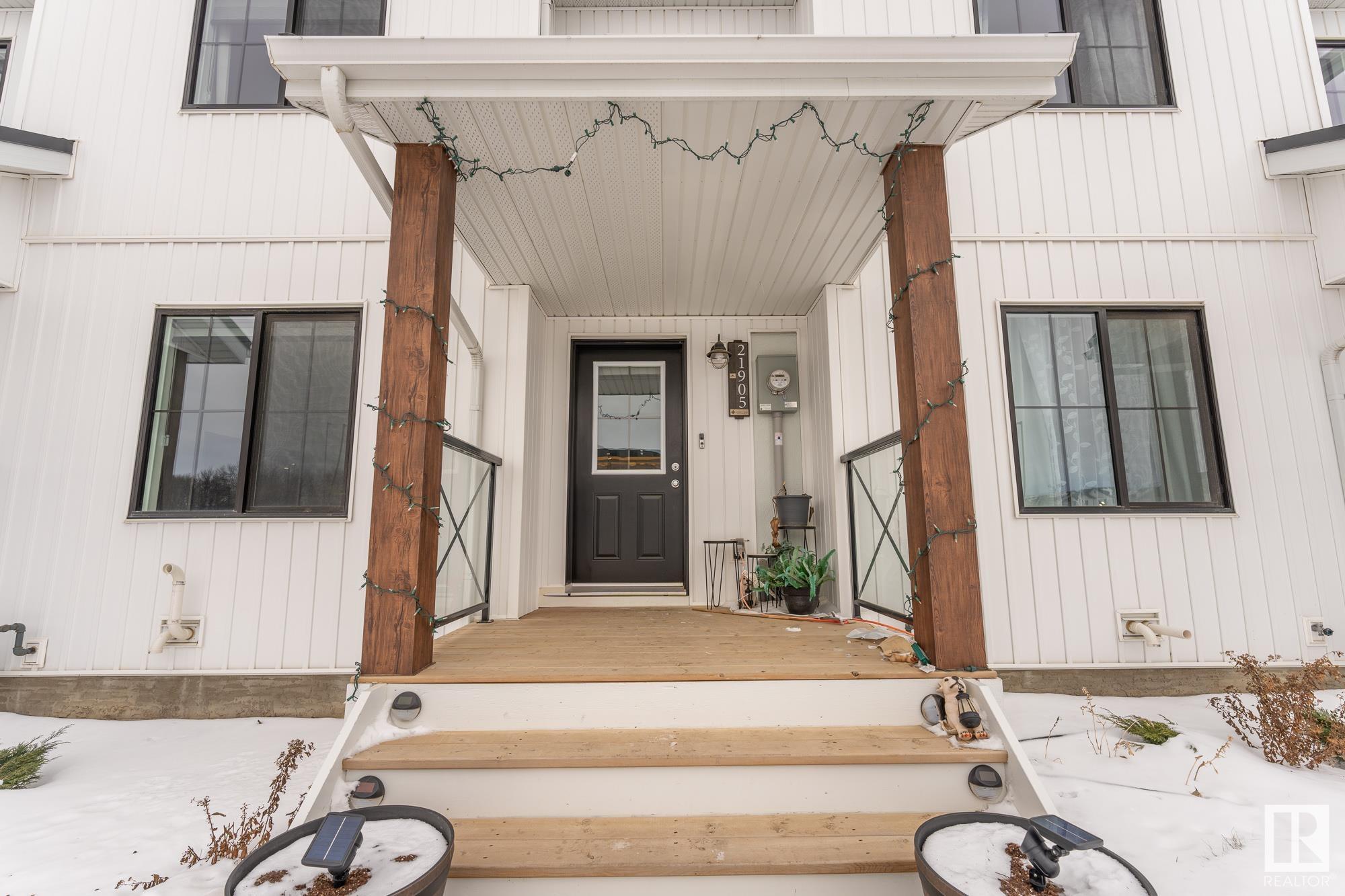      21905 93 AV NW , Edmonton,  ,T5T 7N8 ;  Listing Number: MLS E4420902