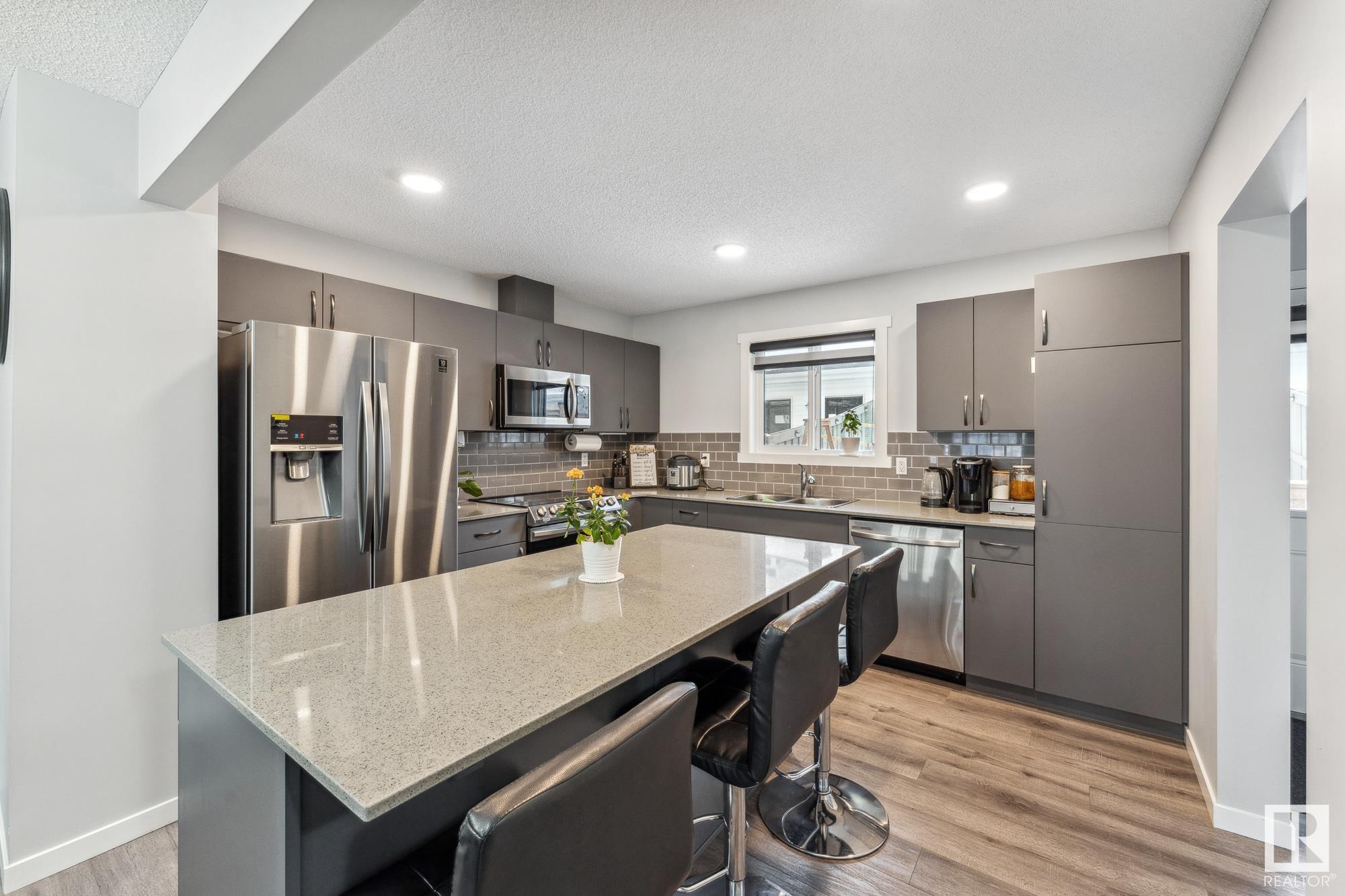      21905 93 AV NW , Edmonton,  ,T5T 7N8 ;  Listing Number: MLS E4420902