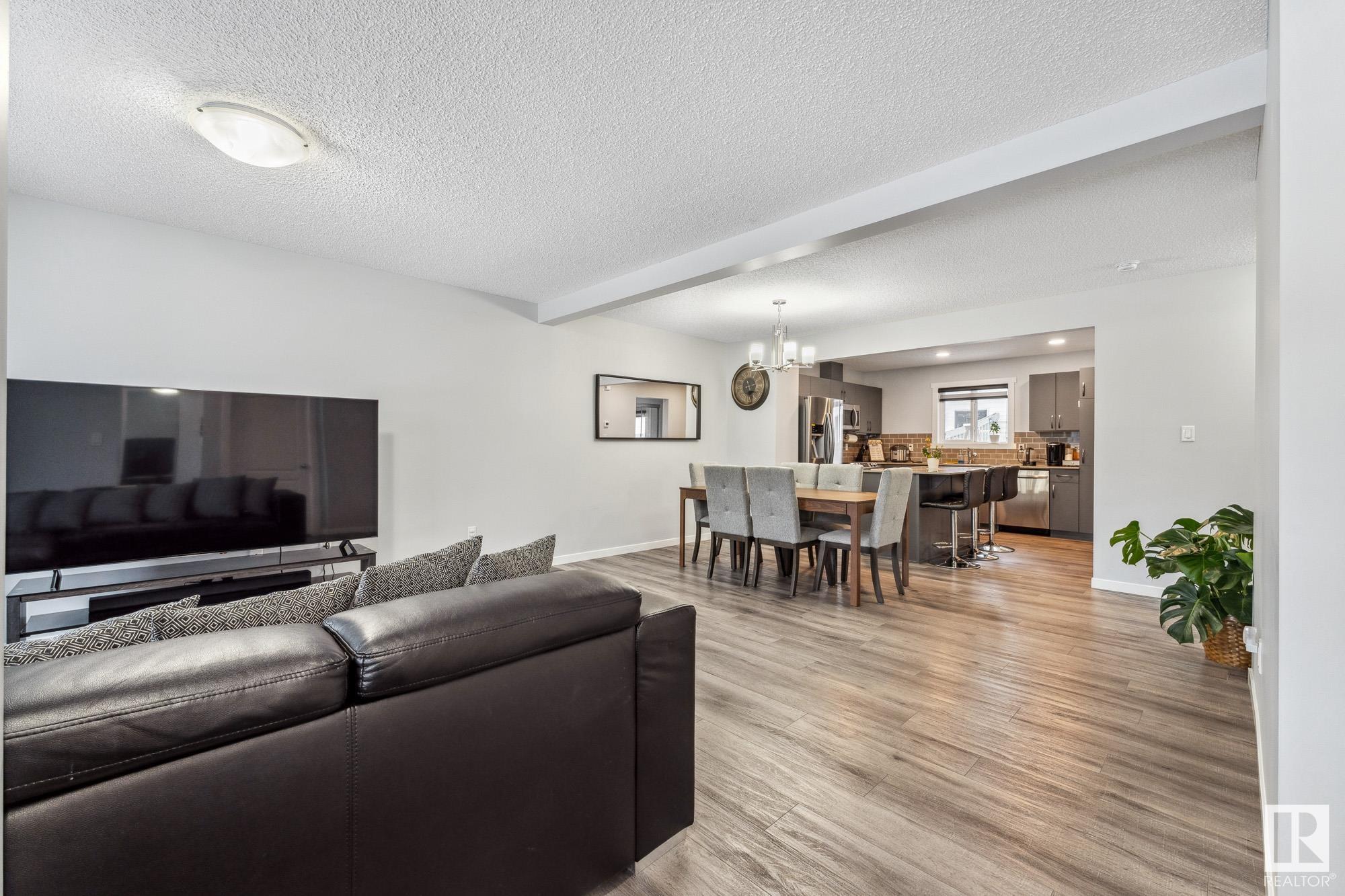      21905 93 AV NW , Edmonton,  ,T5T 7N8 ;  Listing Number: MLS E4420902
