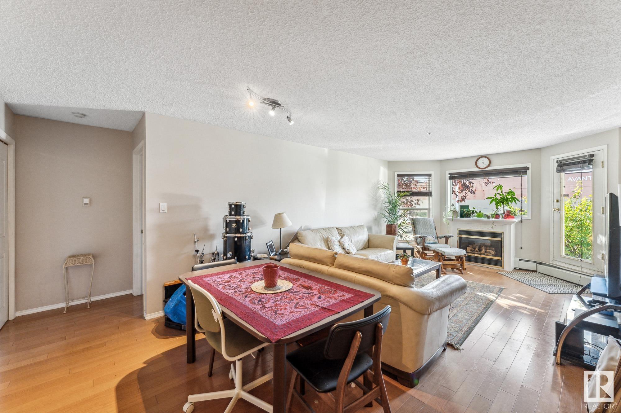      10511 42 AV NW , Edmonton,  ,T6J 7G8 ;  Listing Number: MLS E4420907