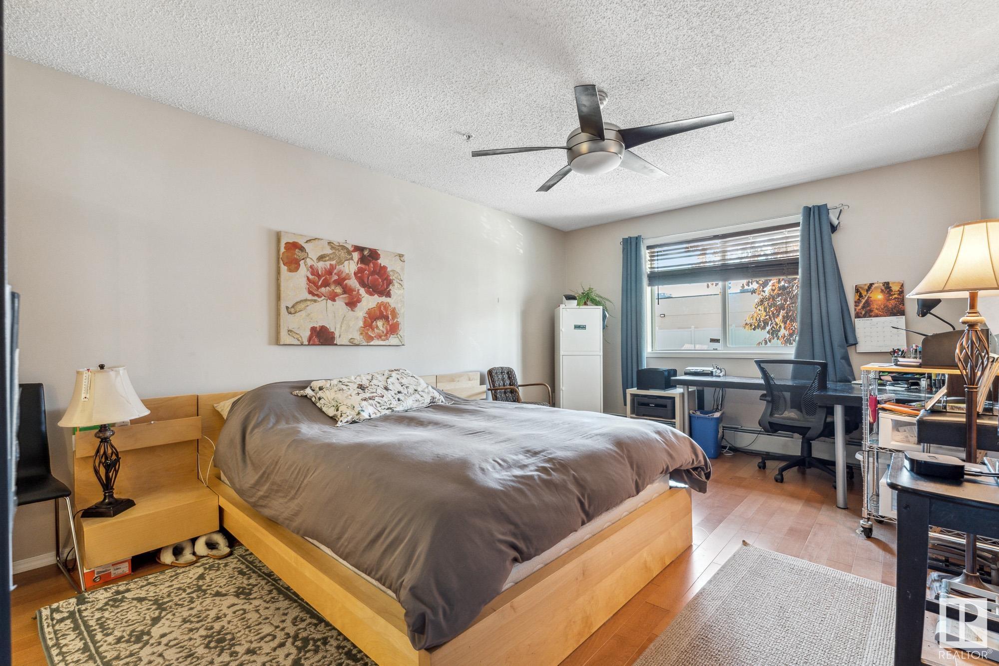      10511 42 AV NW , Edmonton,  ,T6J 7G8 ;  Listing Number: MLS E4420907