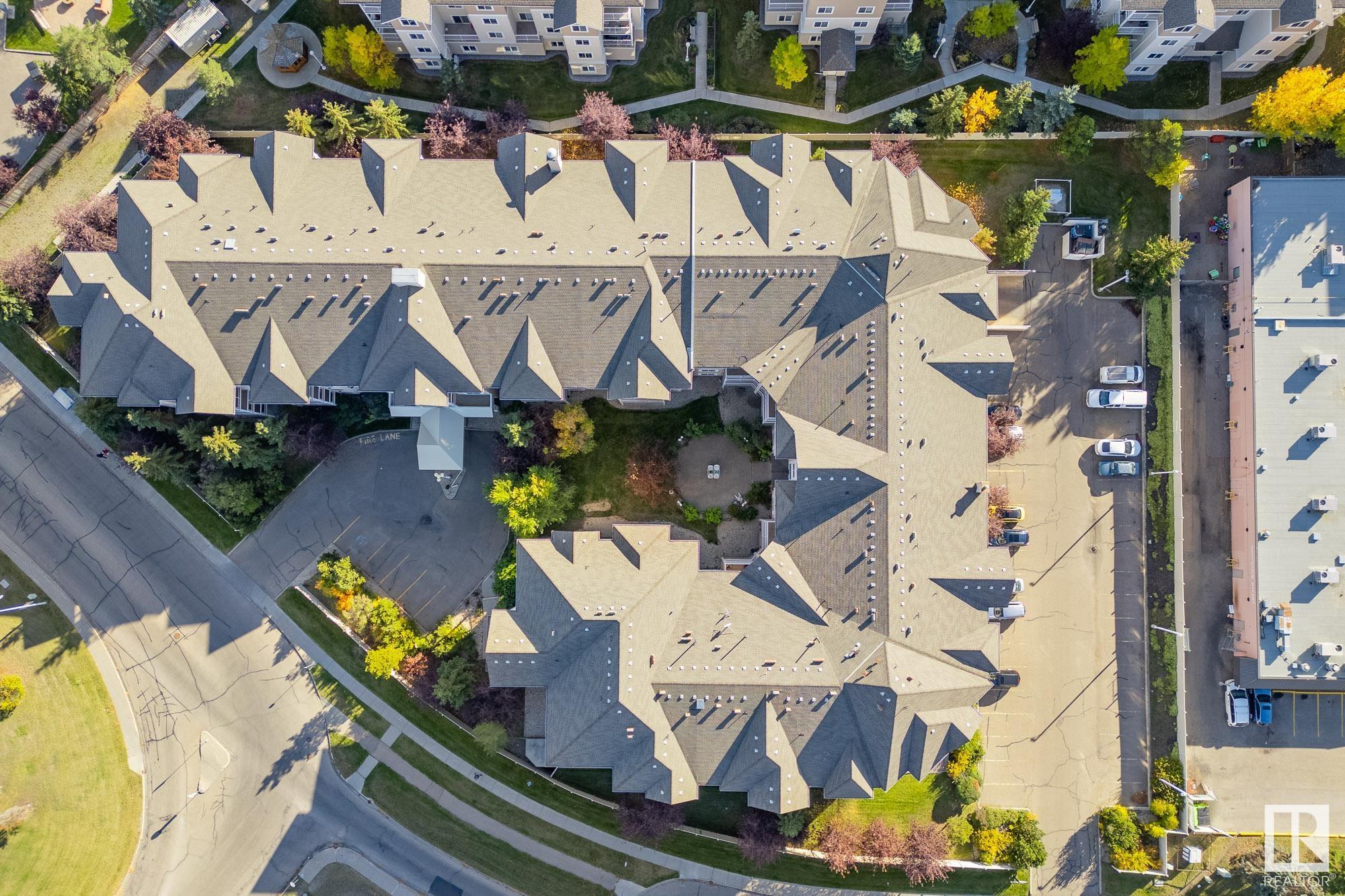      10511 42 AV NW , Edmonton,  ,T6J 7G8 ;  Listing Number: MLS E4420907